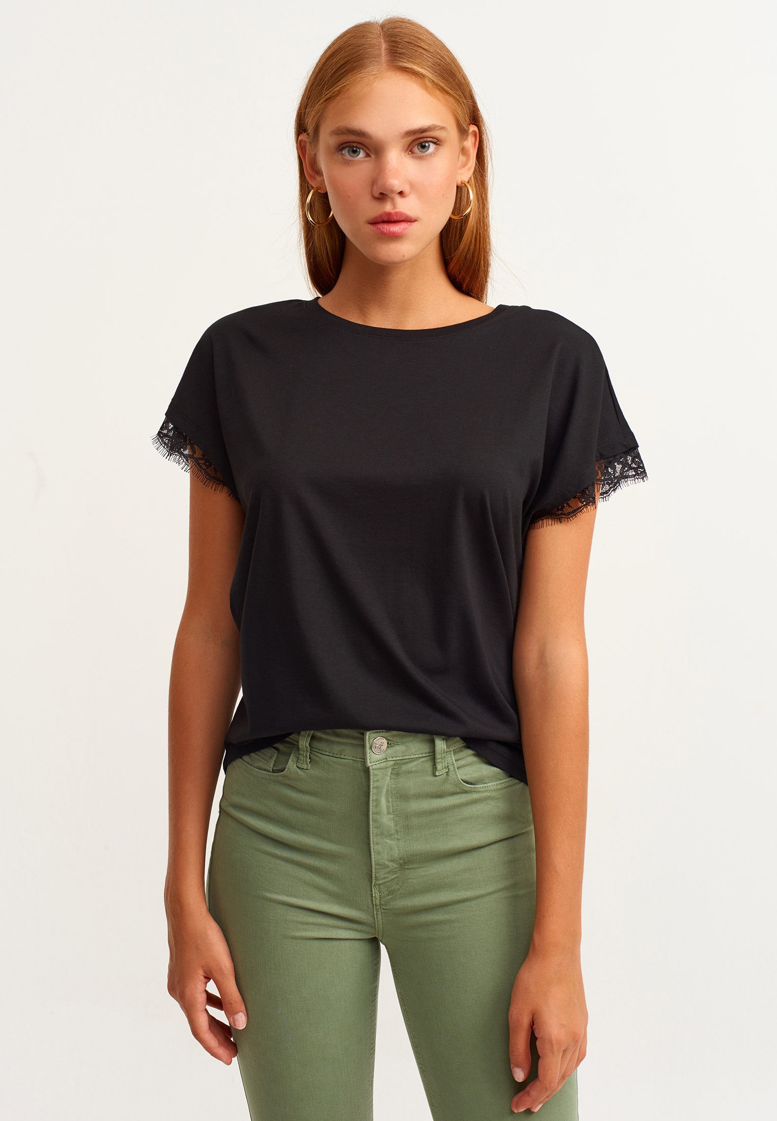 OXXO Rundhalsshirt, mit Spitzen Details