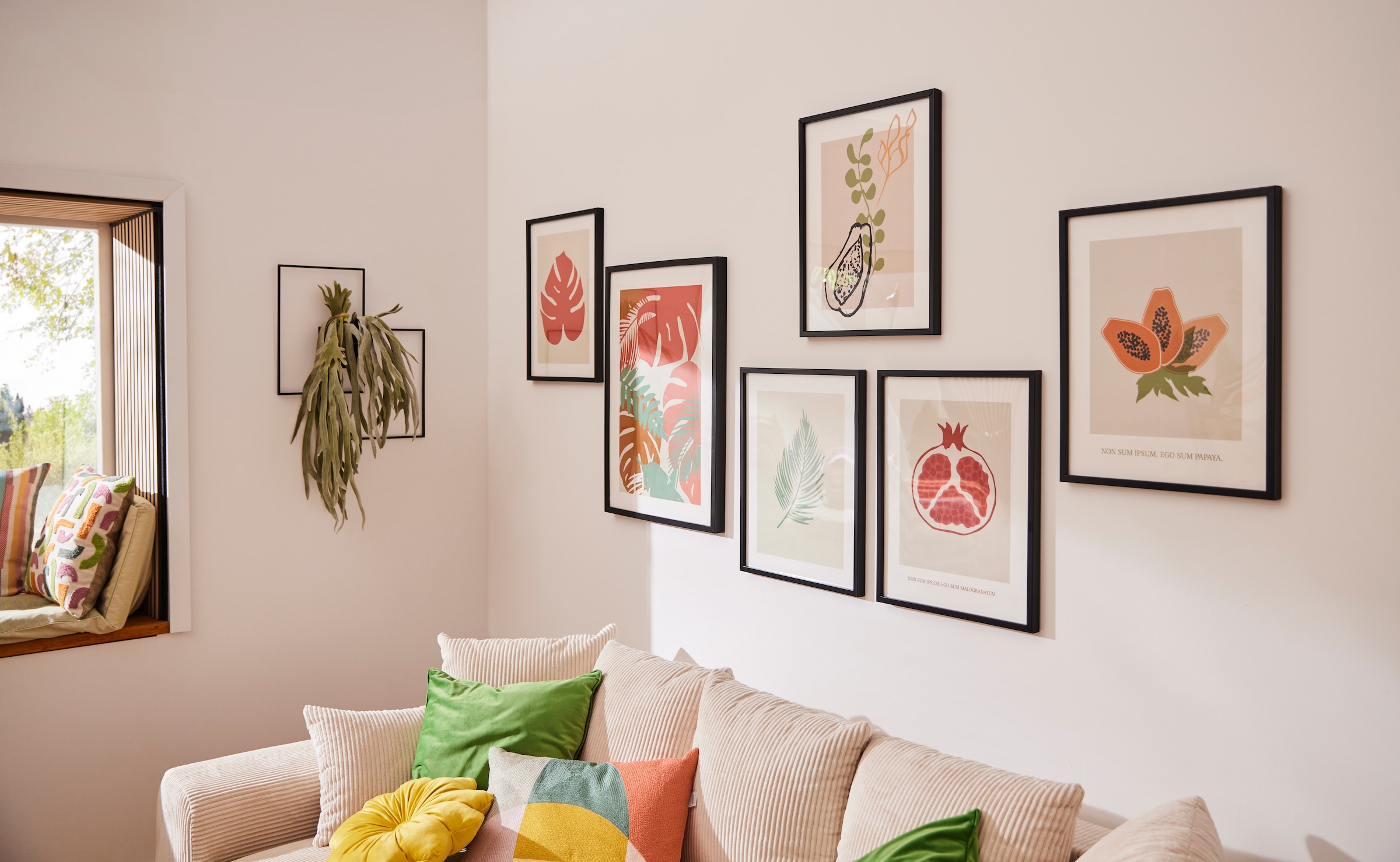 Komar Wandbild »Cultivated Pomegranate«, (1 St.), Deutsches Premium-Poster Fotopapier mit seidenmatter Oberfläche und hoher Lichtbeständigkeit. Für fotorealistische Drucke mit gestochen scharfen Details und hervorragender Farbbrillanz.