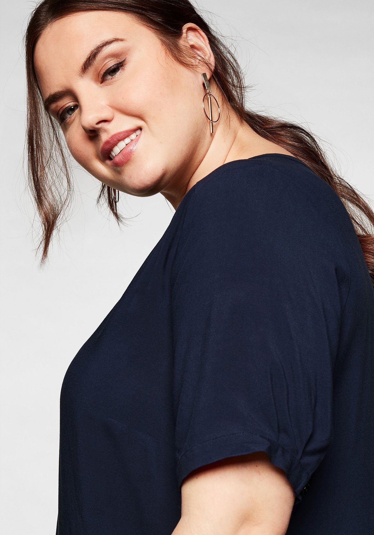 Sheego Sommerkleid »Kleid aus leichter Viskose, in A-Linie«