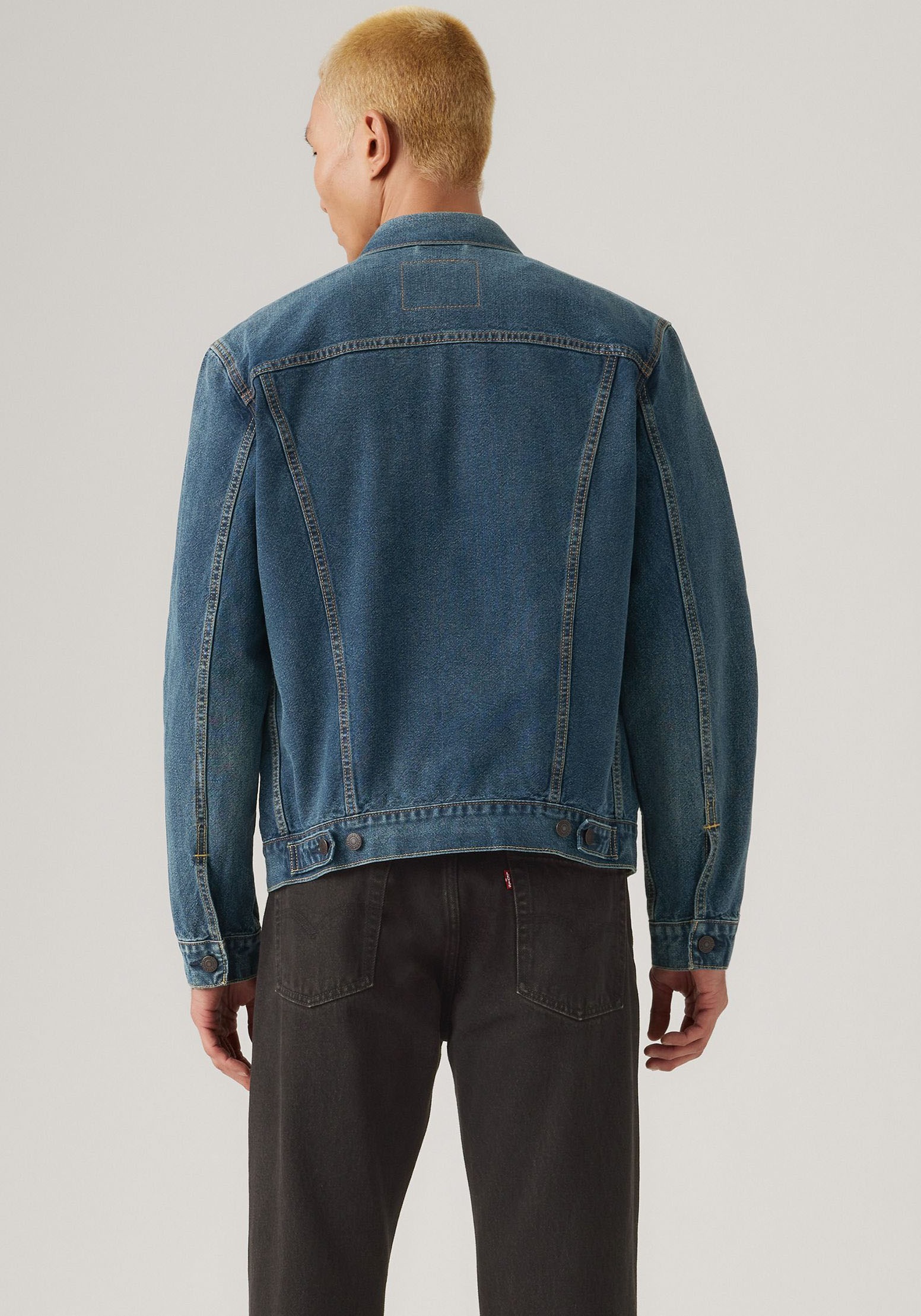 Levi's® Jeansjacke »VINTAGE FIT TRUCKER JKT«, ohne Kapuze, mit Knopfleiste