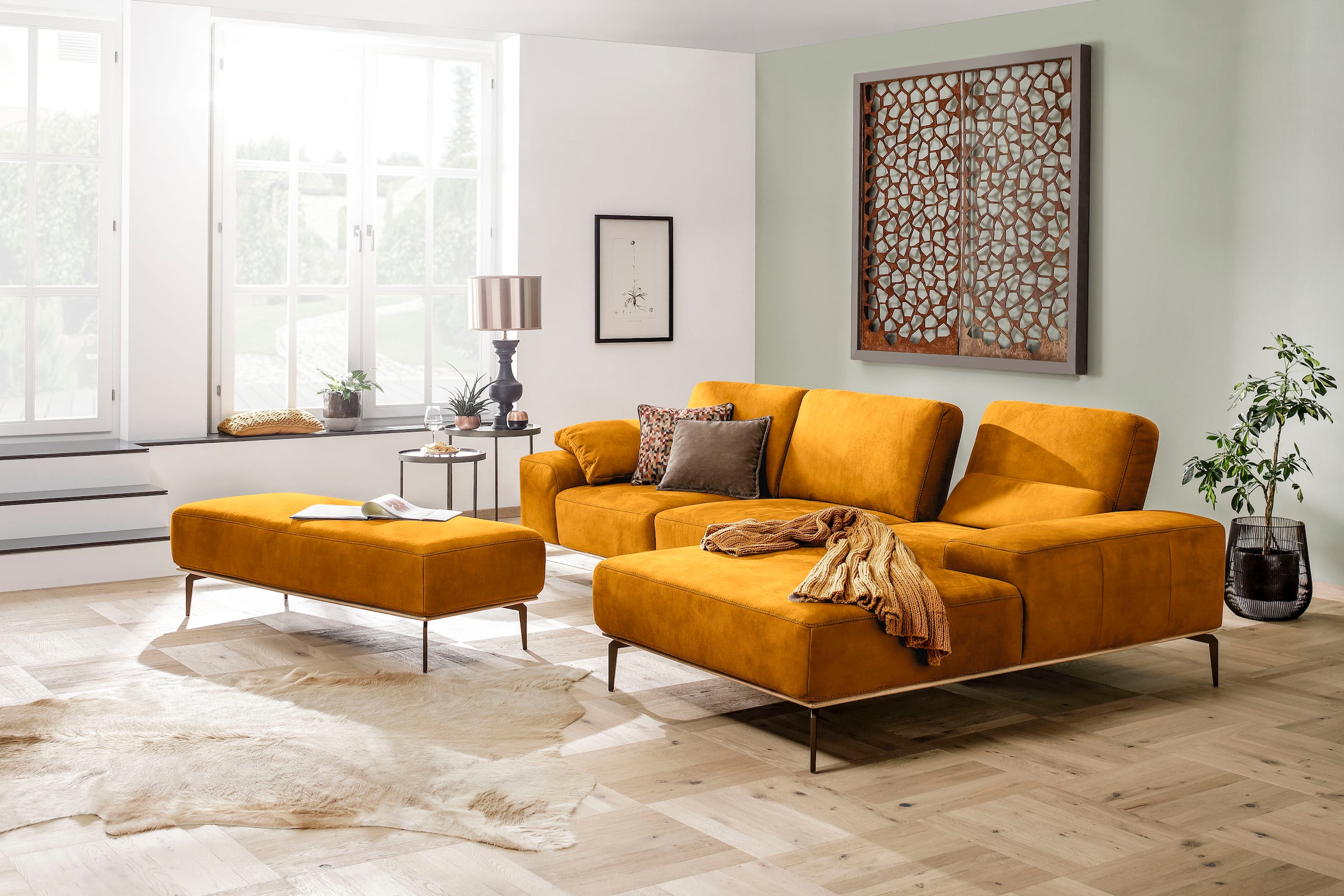 W.SCHILLIG Ecksofa »run, Designsofa mit tollem Sitzkomfort, bequem, L-Form« mit Holzsockel, Füße in Bronze pulverbeschichtet, Breite 319 cm