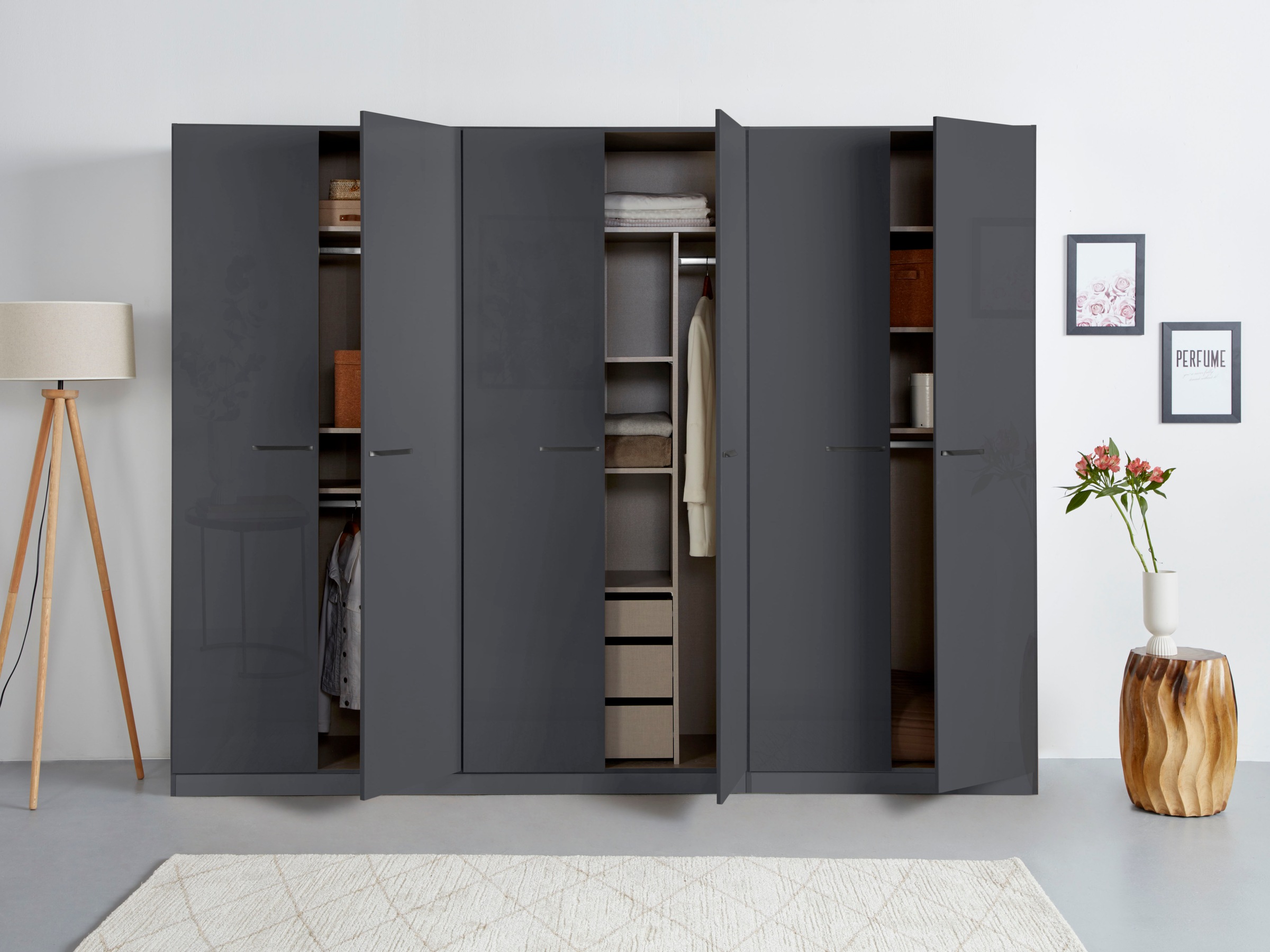 rauch Drehtürenschrank »Kleiderschrank Schrank Garderobe TOPSELLER OTELI inkl. Inneneinteilung«, (erhältlich in Breiten 91-360 cm, ab Breite 136cm inkl. Innenschubladen), mit zusätzlichen Einlegeböden, optional mit Spiegel MADE IN GERMANY