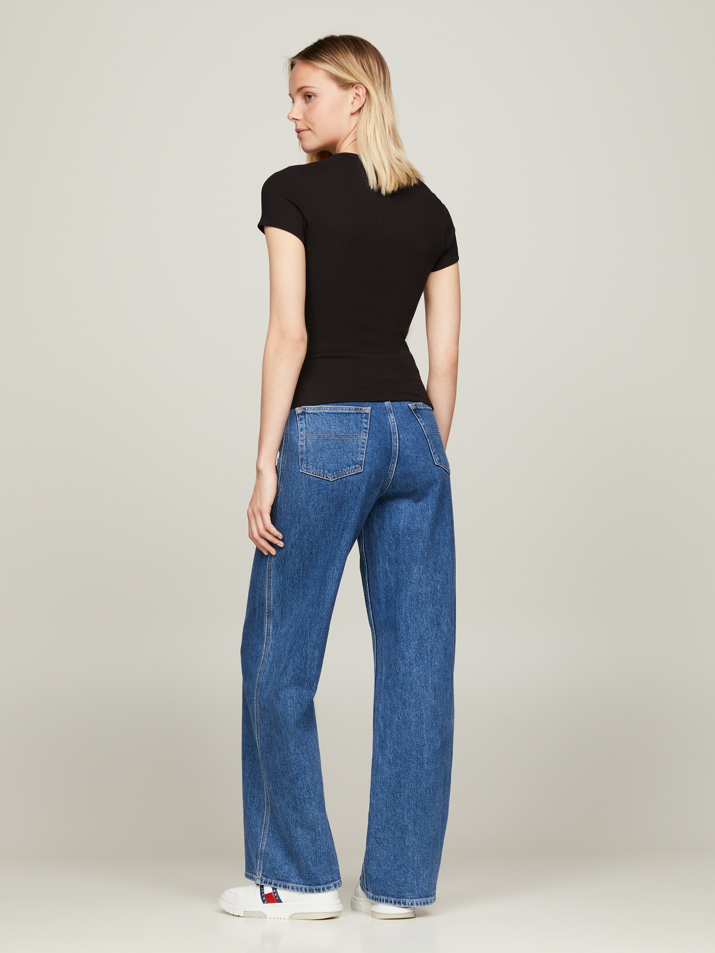 Tommy Jeans T-Shirt »TJW SLIM BADGE RIB TEE«, in Rippoptik