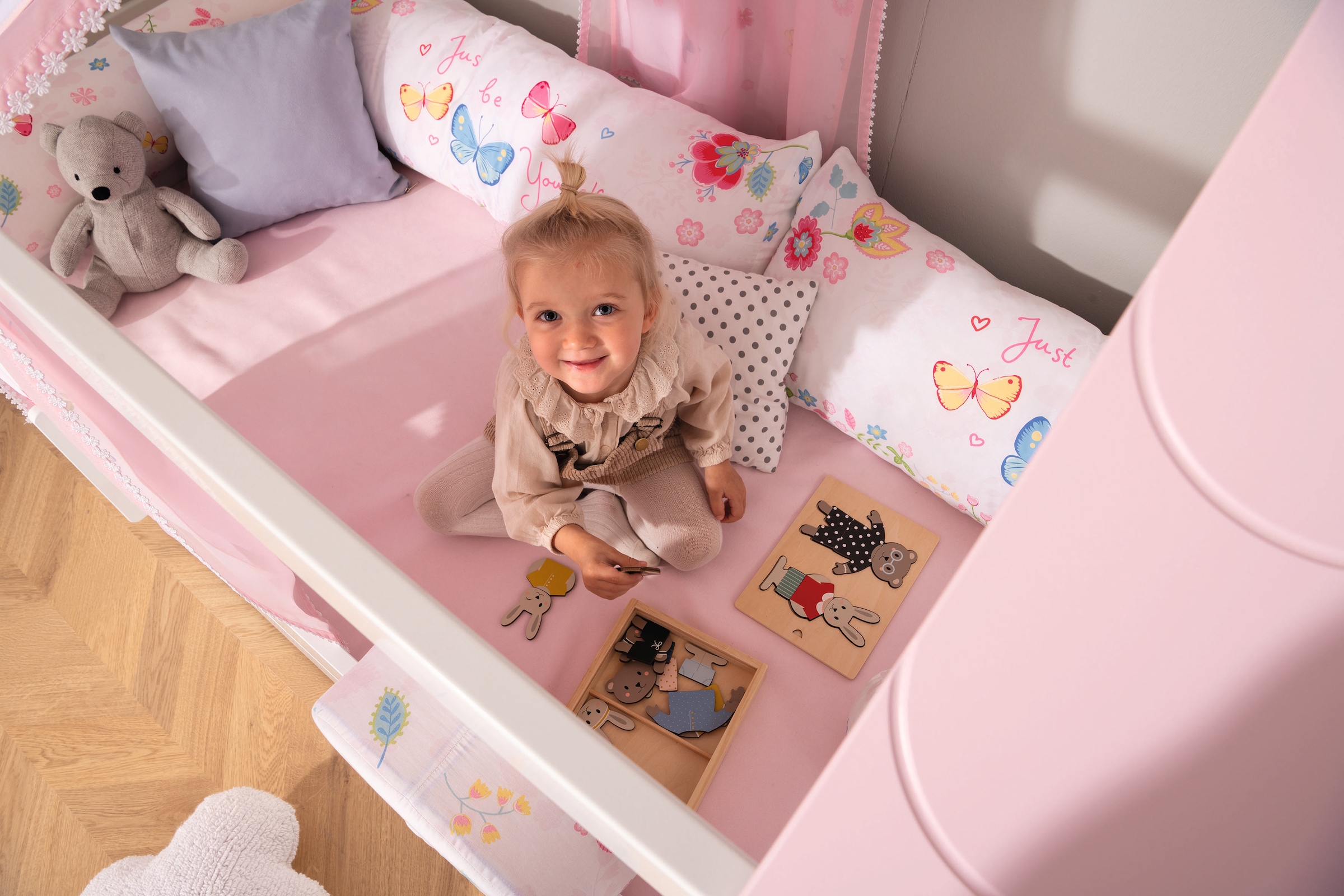 PAIDI Hausbett »TINY HOUSE« mit Rausfallschutz, individuell gestaltbar, hochwertig verarbeitet