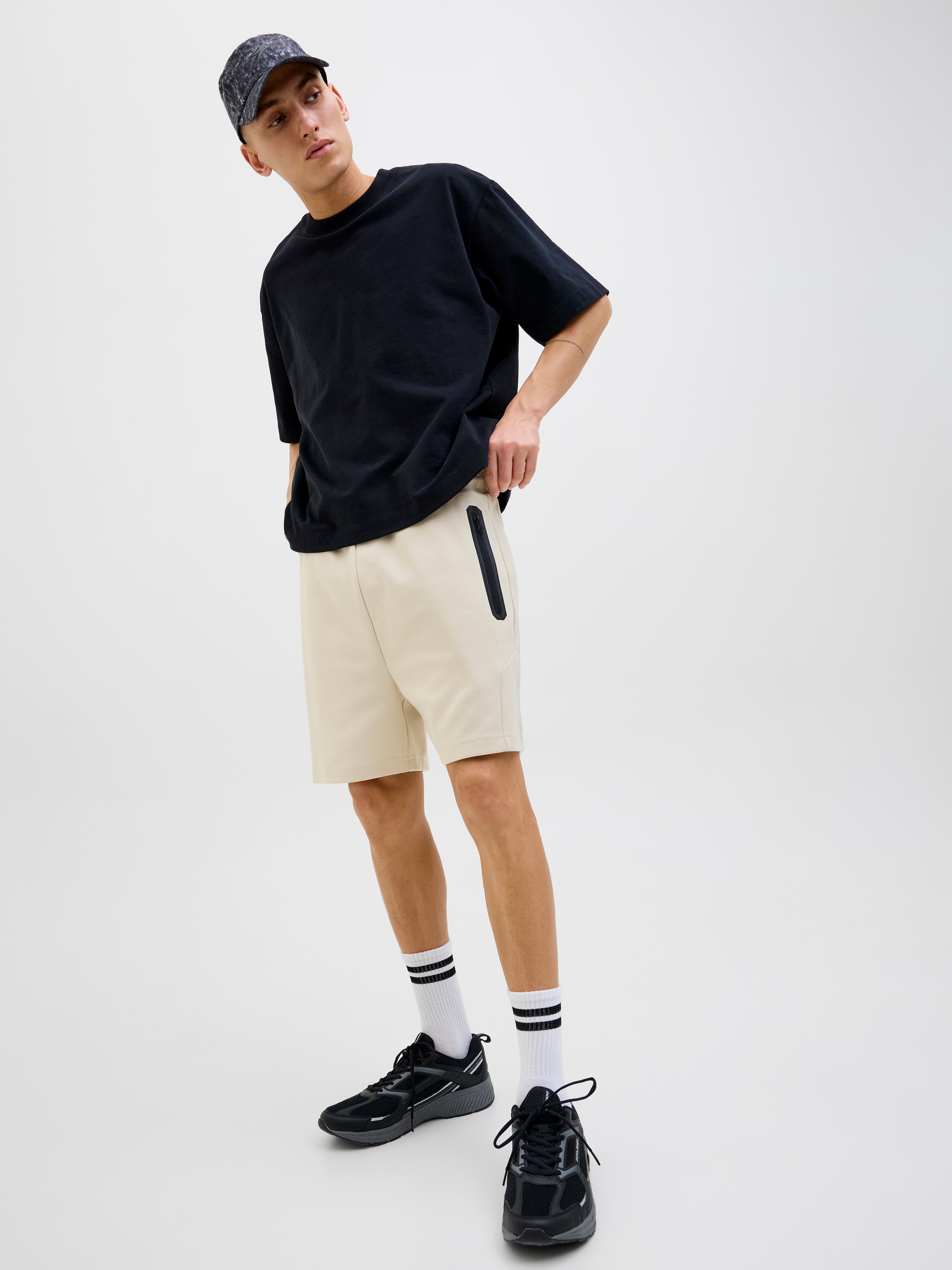 Jack & Jones Relaxshorts »JPSTGORDON FUSION SWEAT SHORTS SRT SN«