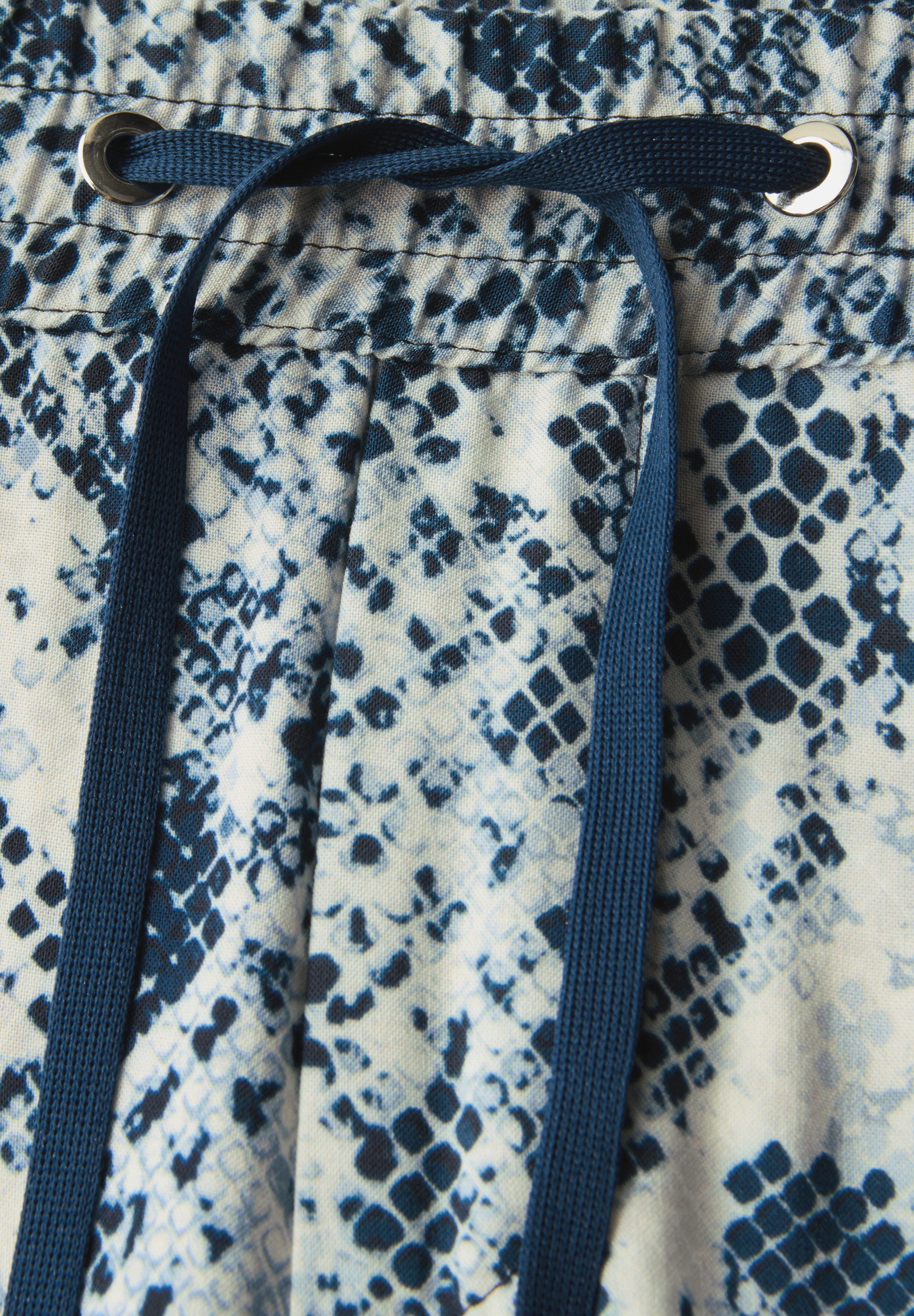 STREET ONE Stoffhose »Style Emee«, mit elastischem Bund und Tunnelzug, mit grafischem Muster