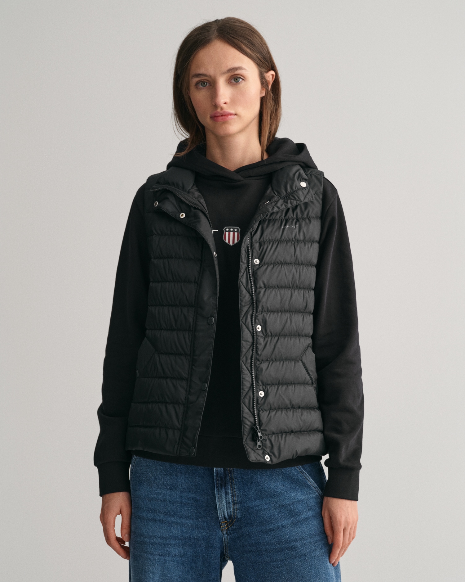 Gant Steppweste »LIGHT DOWN VEST«, mit Logodruck auf der Brust