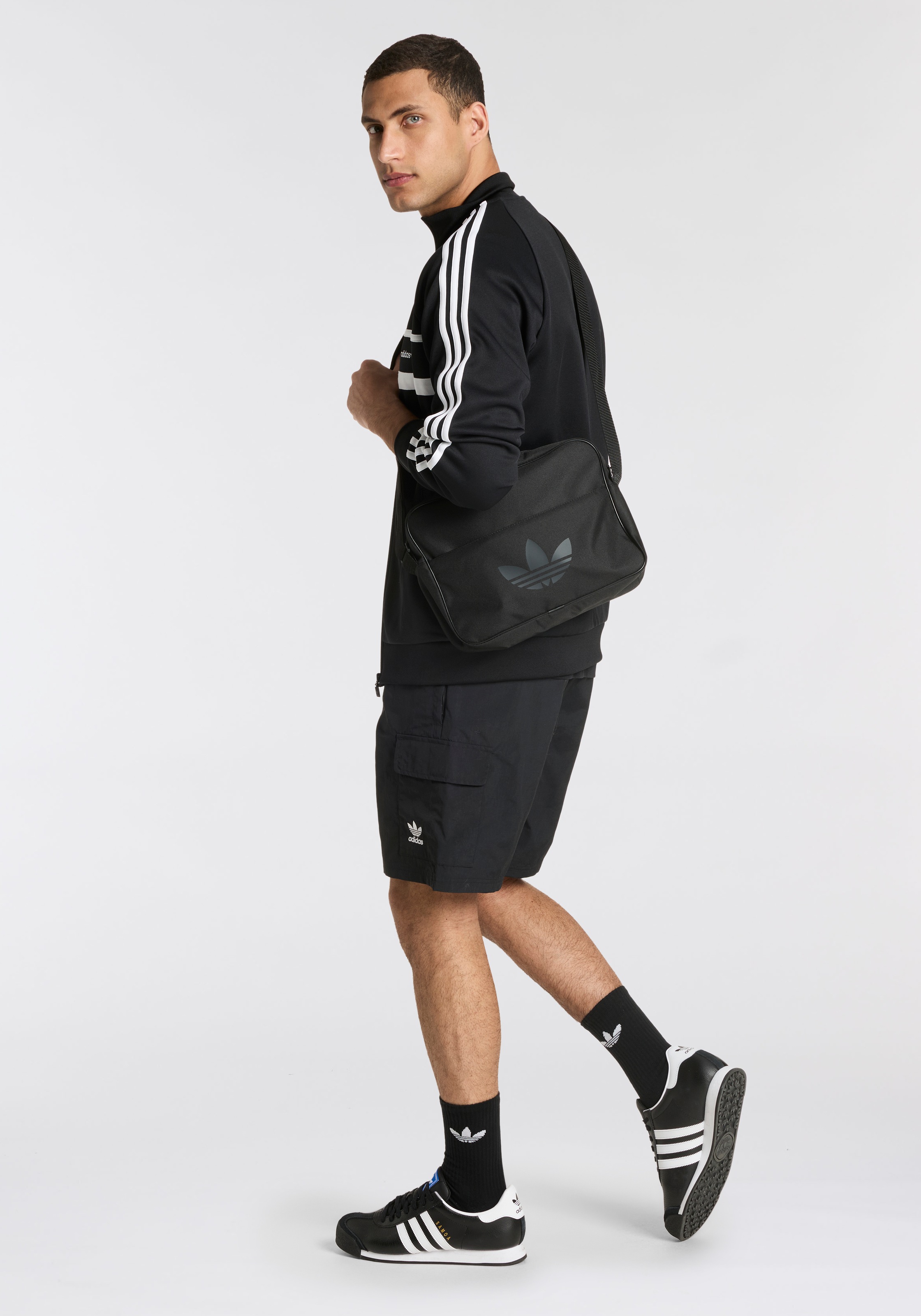 adidas Originals Sporttasche »AC AIRLINER«, Schultertasche im Retrolook