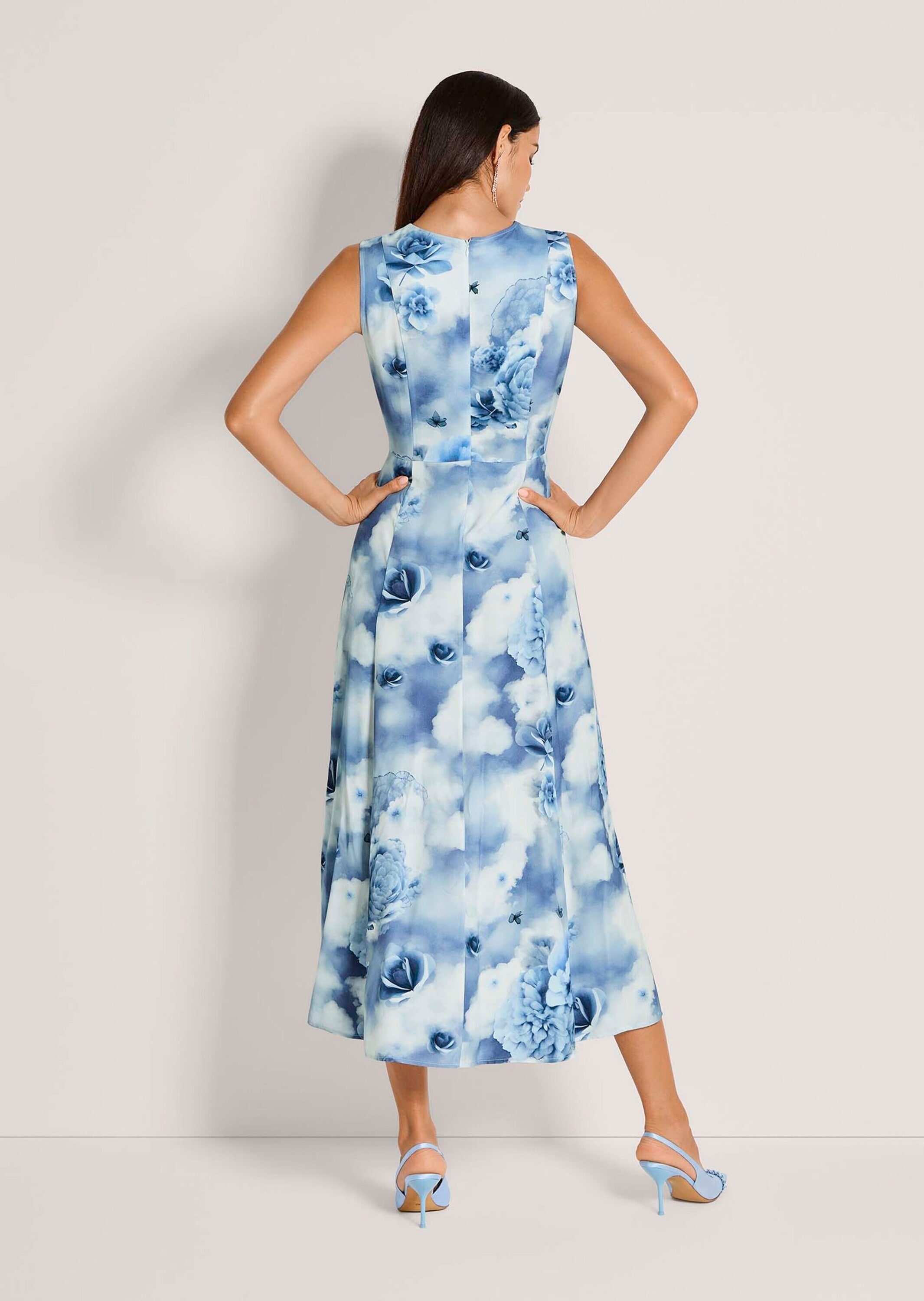 MADELEINE Midikleid »Viskosekleid Druckkleid mit floralem Print« Nahttasche Teilungsnähte