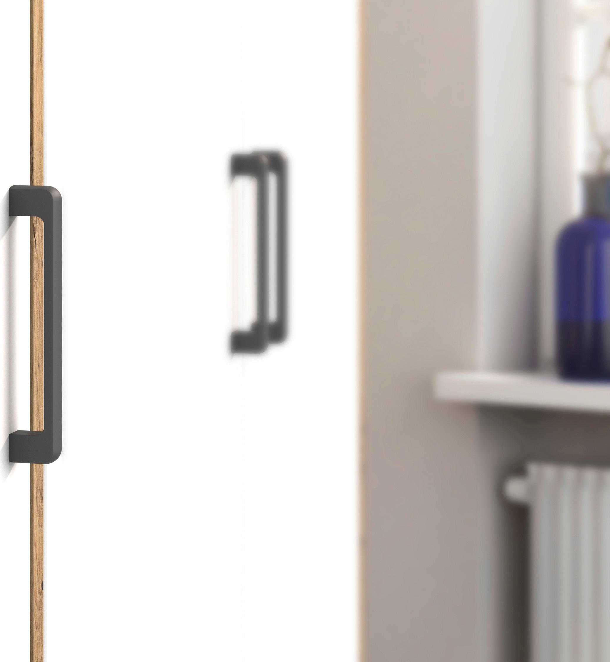 rauch Drehtürenschrank »Kleiderschrank Schrank Garderobe Wäscheschrank VOYAGER«, (in 3 verschiedenen Ausstattungen BASIC/CLASSIC/PREMIUM), moderne Griffe in Graumetallic mit Außenschubkästen MADE IN GERMANY