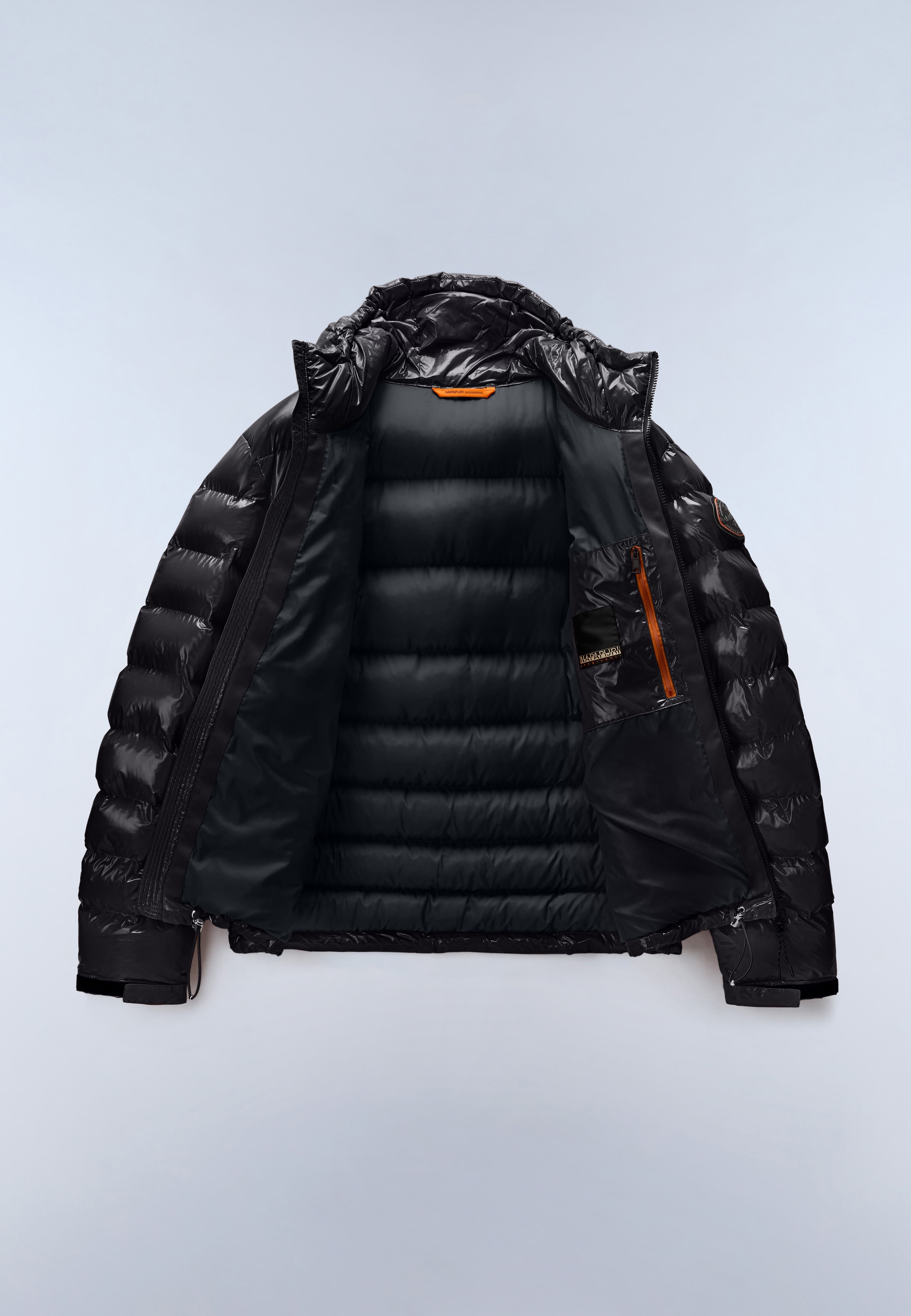 Napapijri Steppjacke »A-TEREZ SHINY BLACK BEAUTY« mit markanter Steppung, aus Polyamid, auch in großen Größen