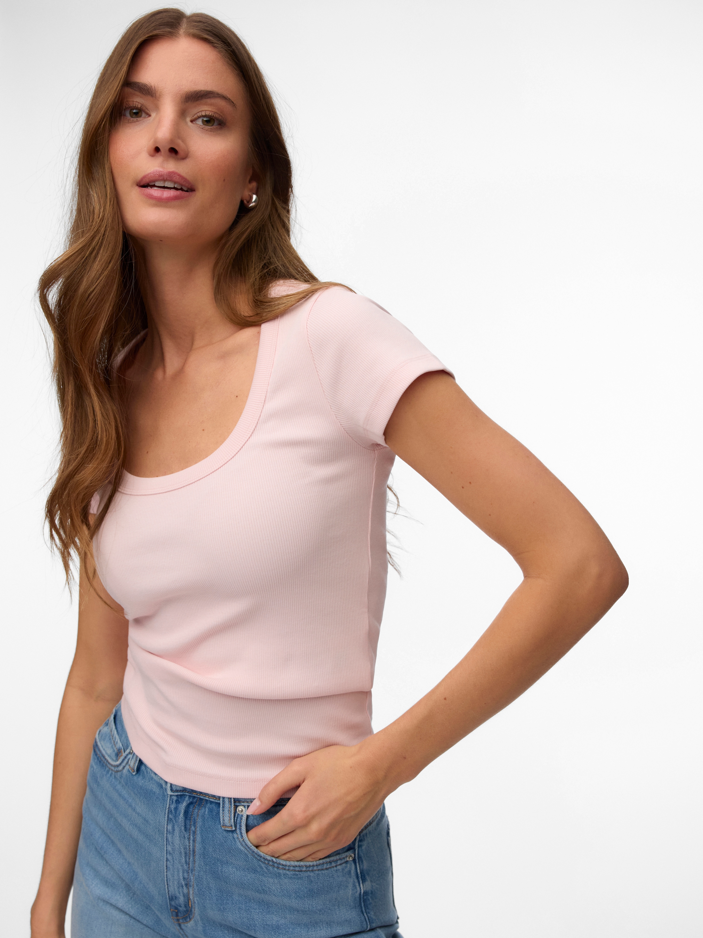 Vero Moda Kurzarmshirt »VMCHLOE CS SHORT U-NECK NOOS« Baumwollmischung
