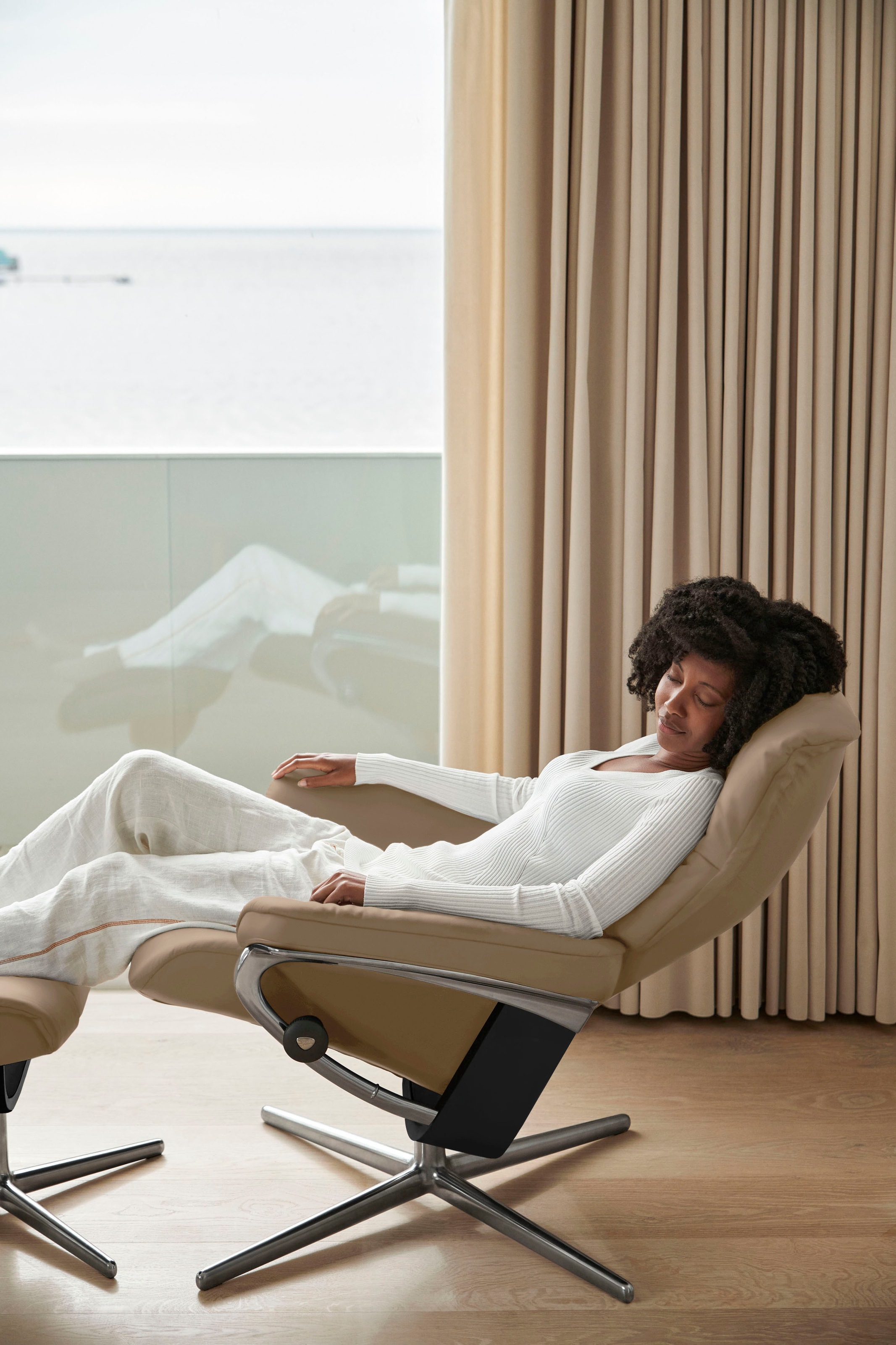 Stressless® Relaxsessel »Mayfair« Set, Relaxsessel mit Hocker,  mit Hocker, mit Cross Base, Größe S, M & L, Holzakzent Schwarz