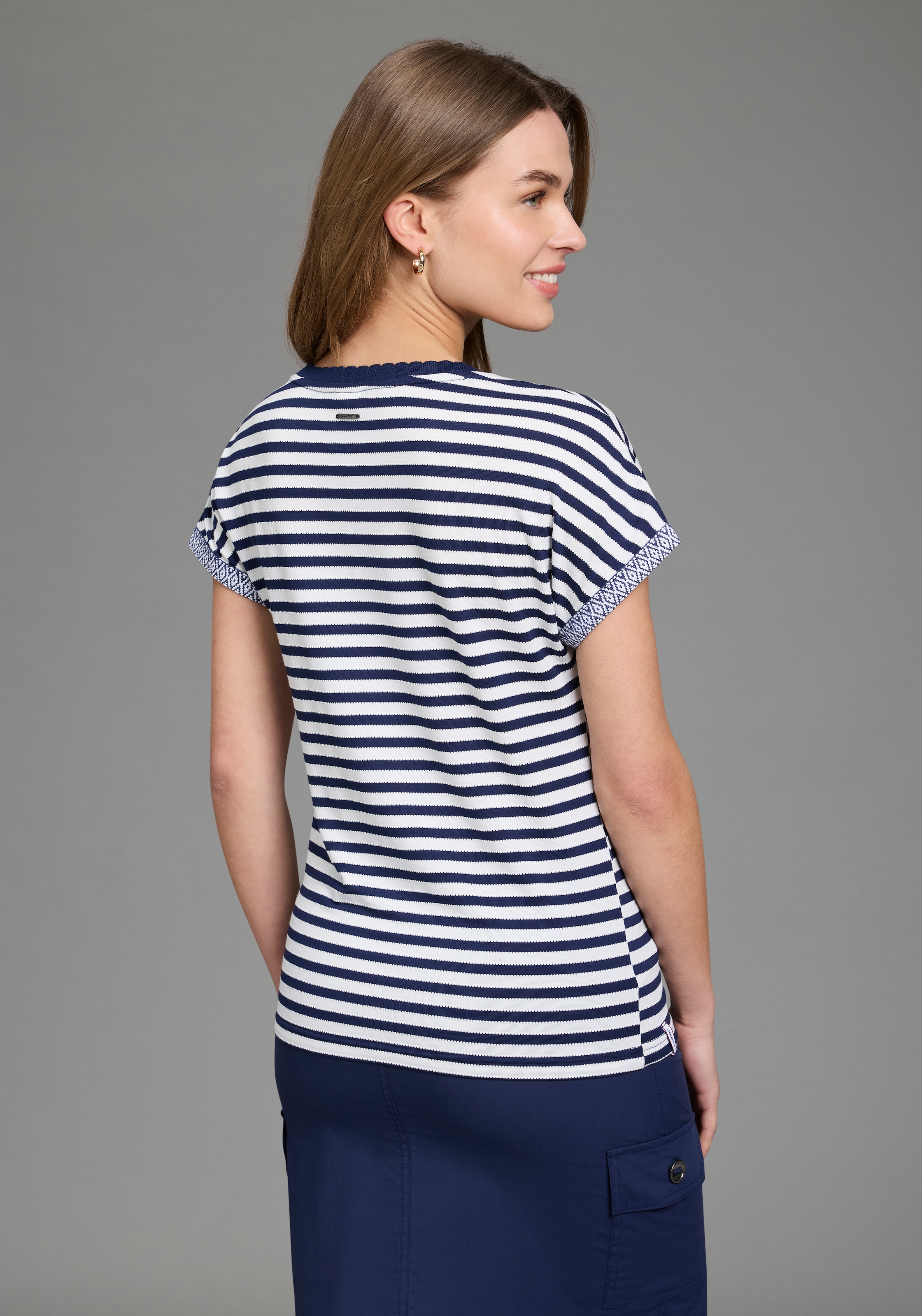 KangaROOS T-Shirt Kurzarmshirt, Rundhalsausschnitt, hüftlange Passform