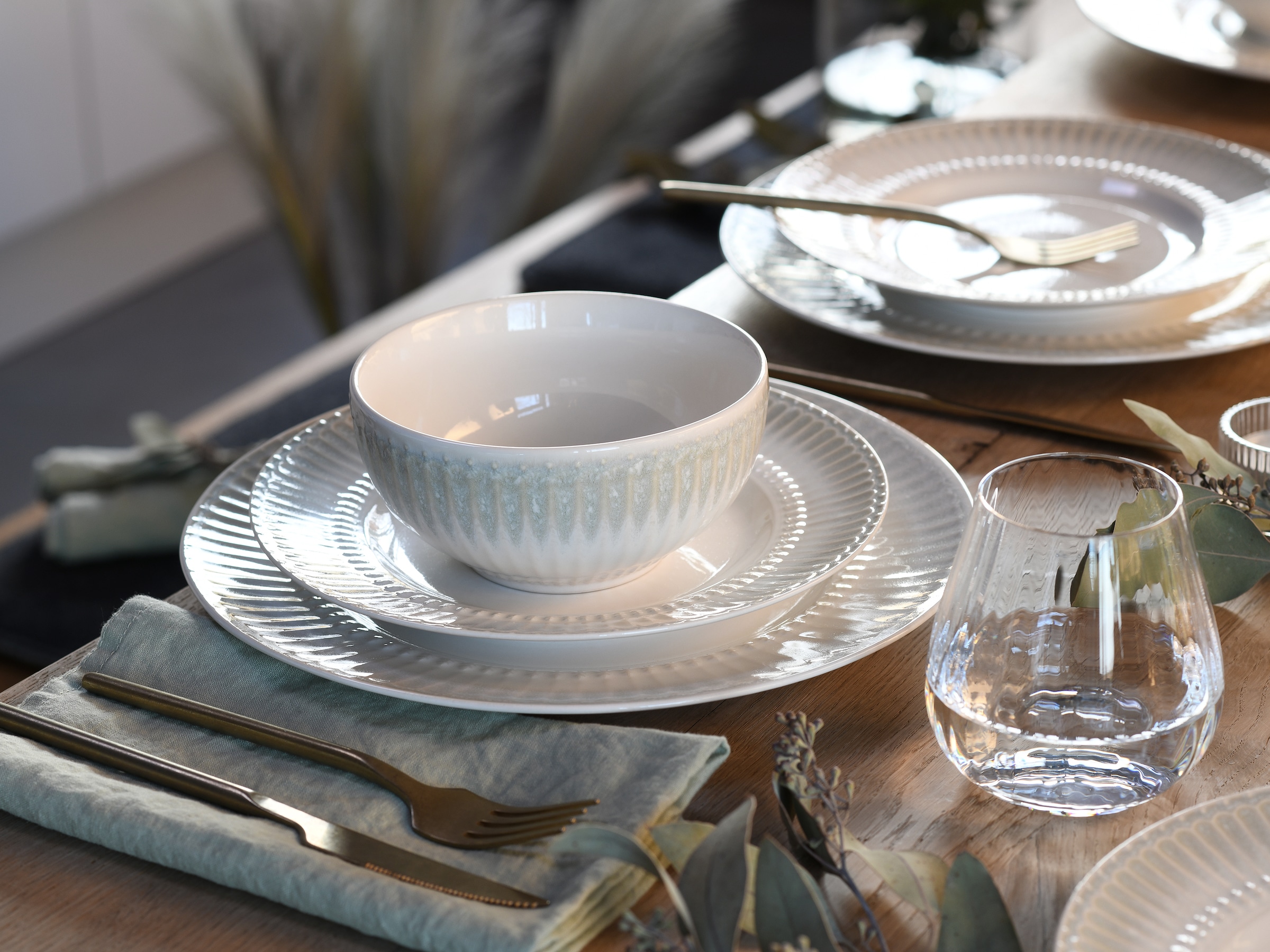 CreaTable Teller-Set »Celadon, Teller Set 12-tlg.« Elegantes Stabrelief, Farbverlauf