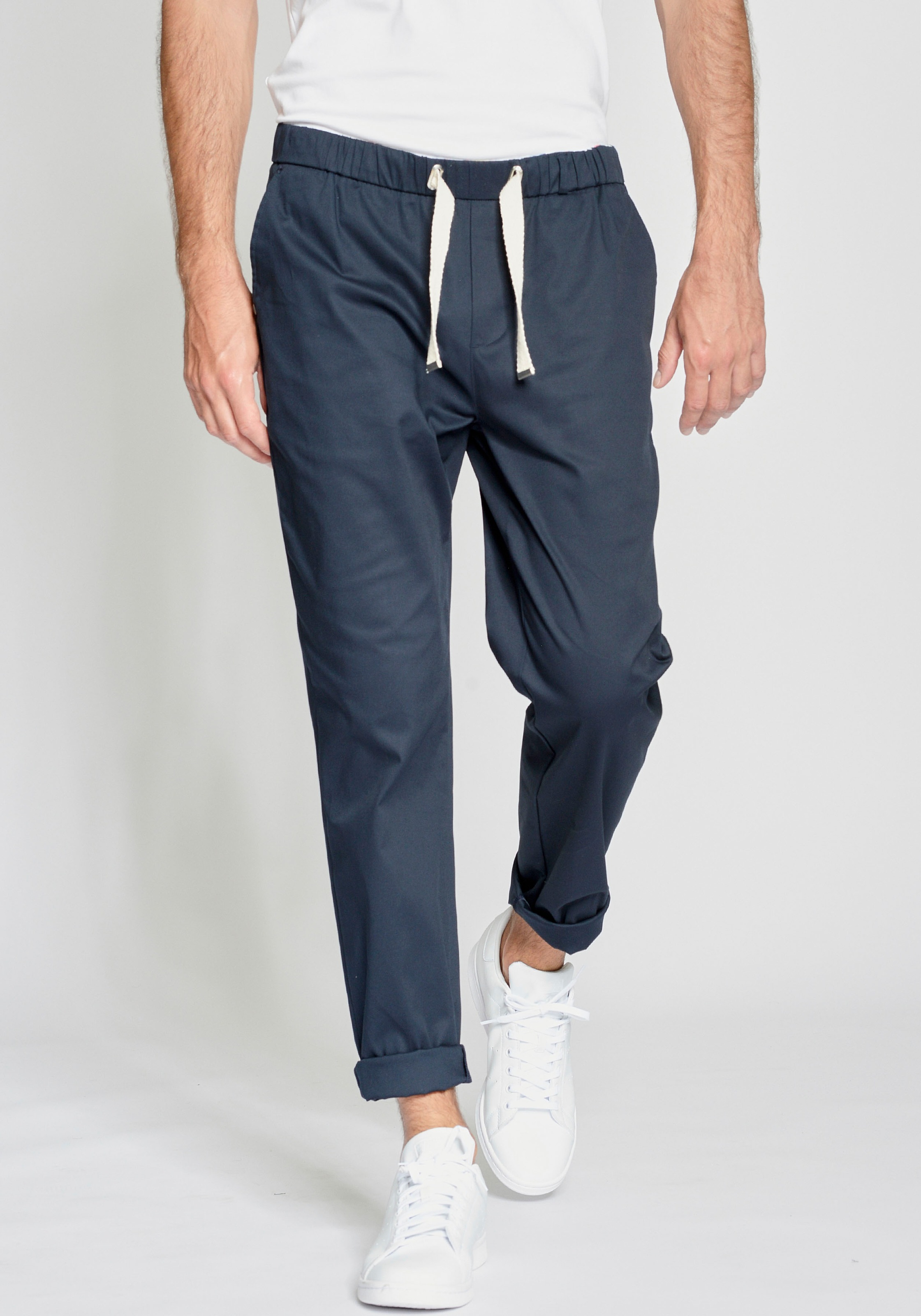 GANG Chinohose »94SANTO JOGGER«, Jogger Style mit Gummizug und Tunnelzug-Verschluss
