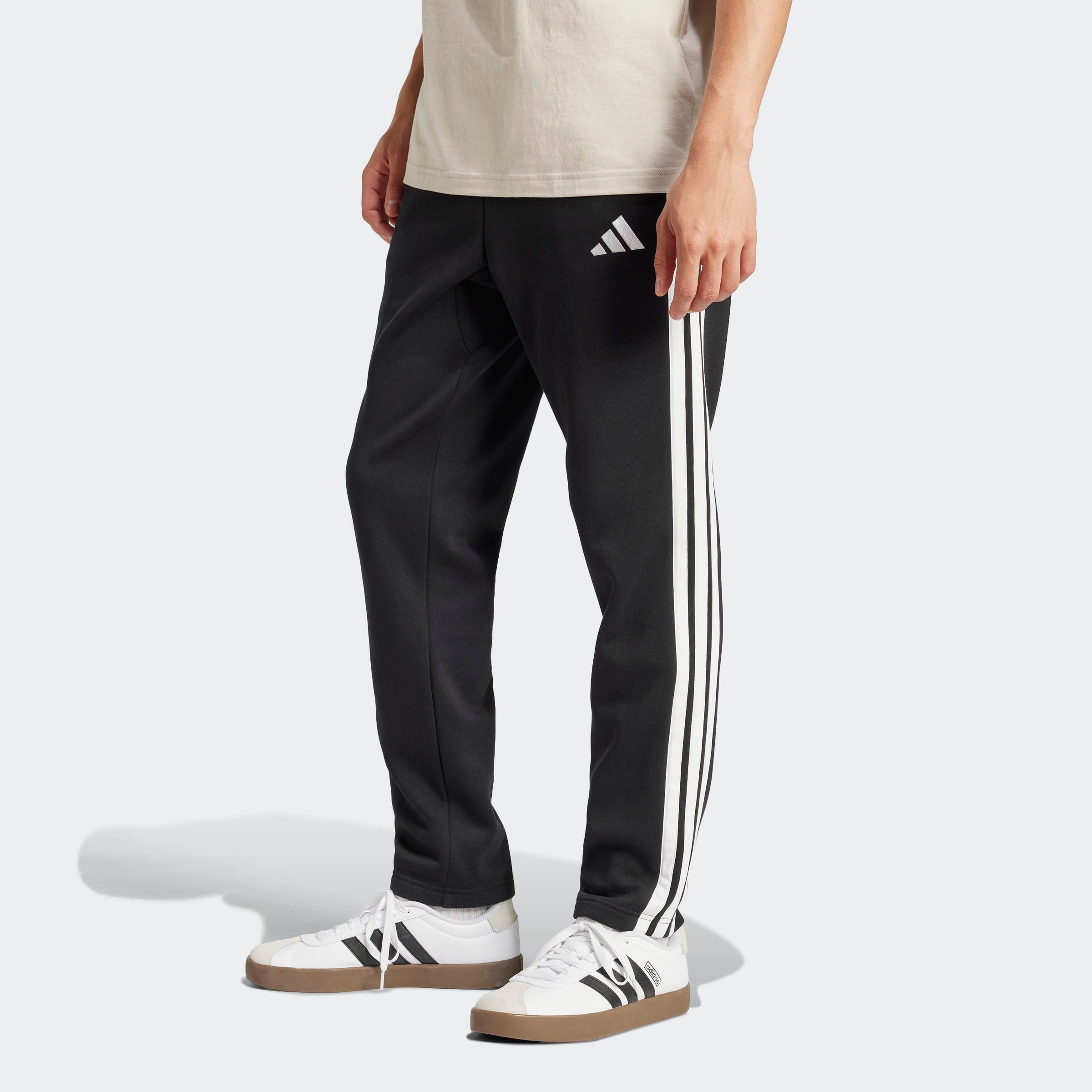 adidas Sportswear Sporthose »ESSENTIALS 3-STREIFEN OPEN HEM«  aus Baumwolle, Polyester und Viskose, offener Saum