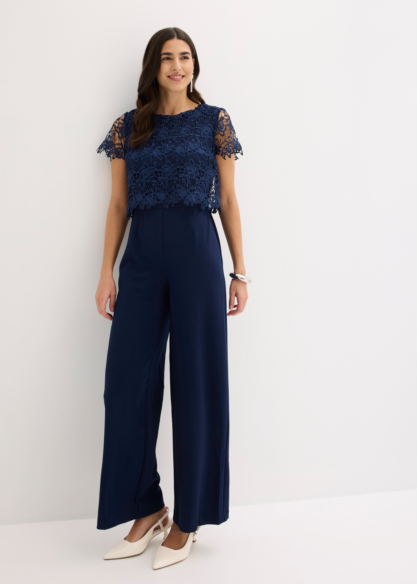 bonprix Jumpsuit mit kurzem Arm, figurumspielende Passform, weites Bein