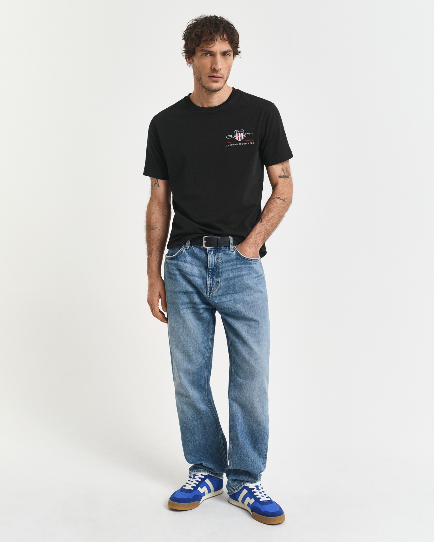 Gant T-Shirt »REG ARCHIVE SHIELD EMB SS T-SHIRT«, von dem Archiv aus den 1980er-Jahren inspiriert