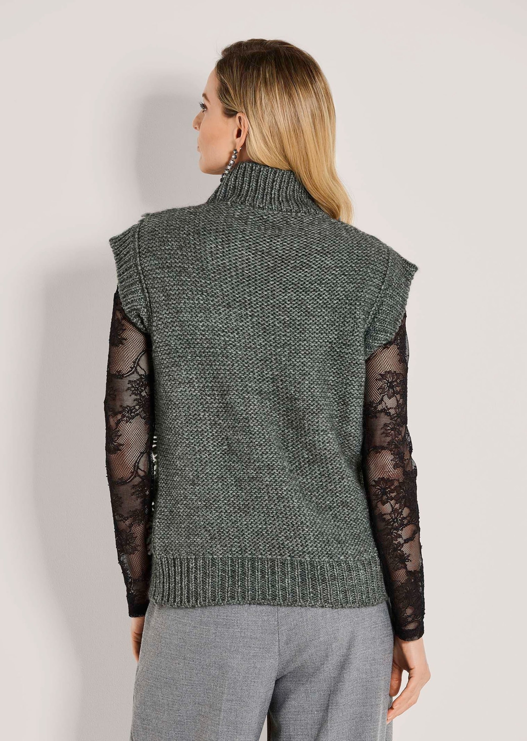 MADELEINE Pullunder »Pullunder Moderner Fransenstrick mit Stehkragen«