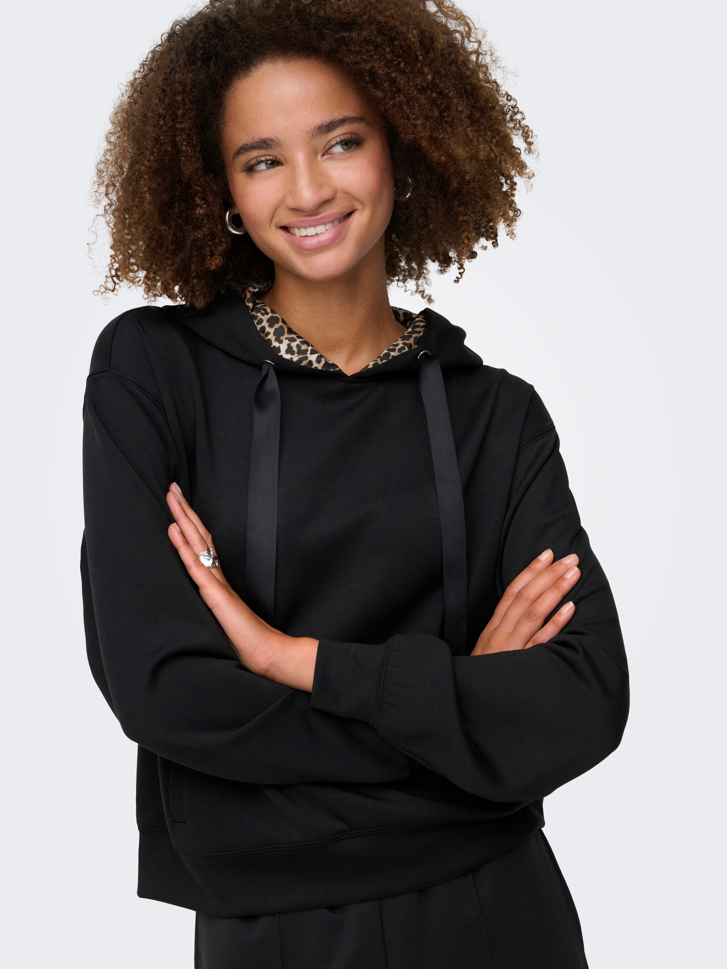 ONLY Kapuzensweatshirt »ONLALINA LIFE LEO DETAIL HOOD BOX SWT«
