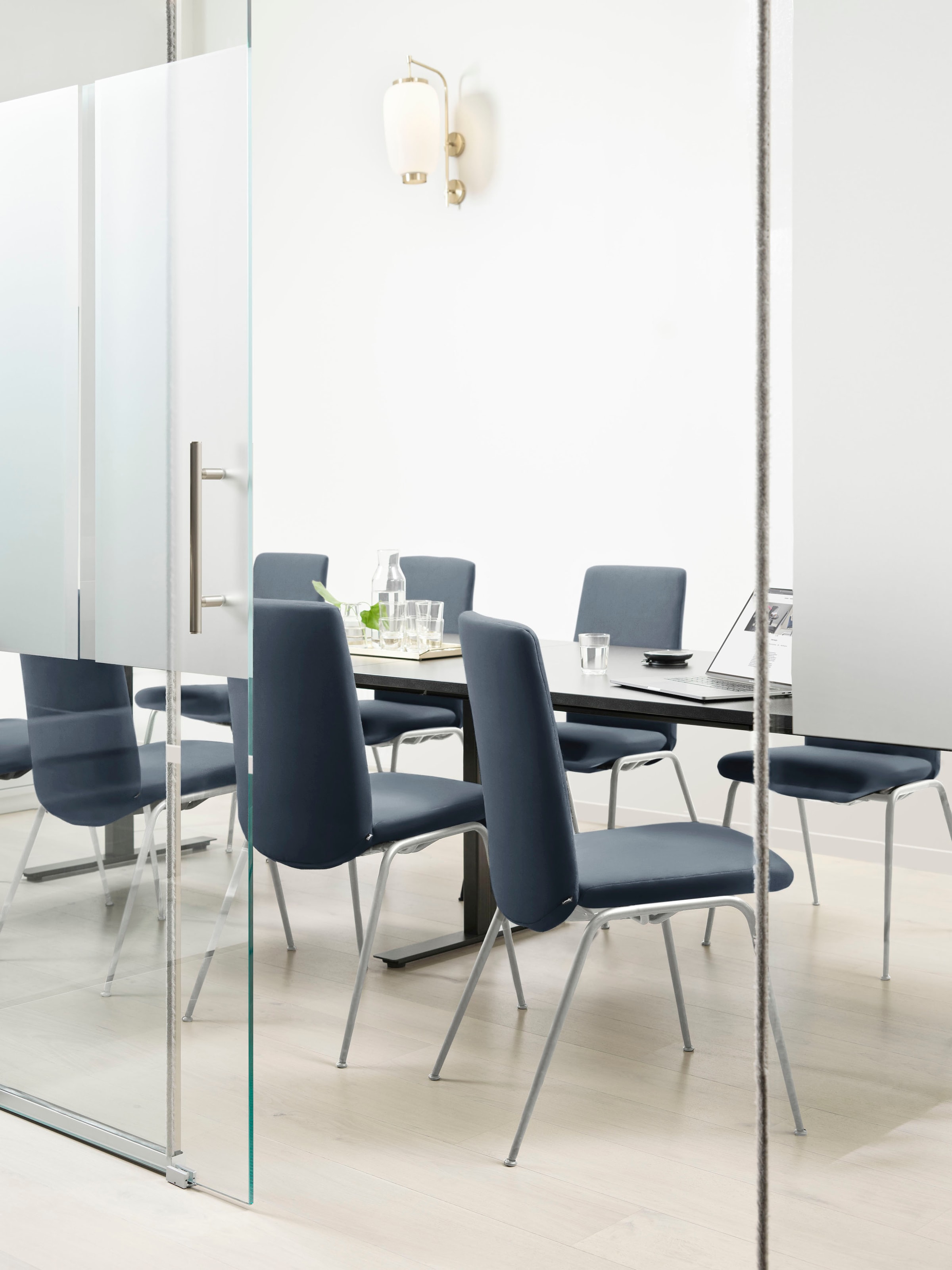Stressless® Polsterstuhl »Laurel«, Microfaser DINAMICA, Low Back, Größe L, mit Beinen aus Stahl in Chrom matt