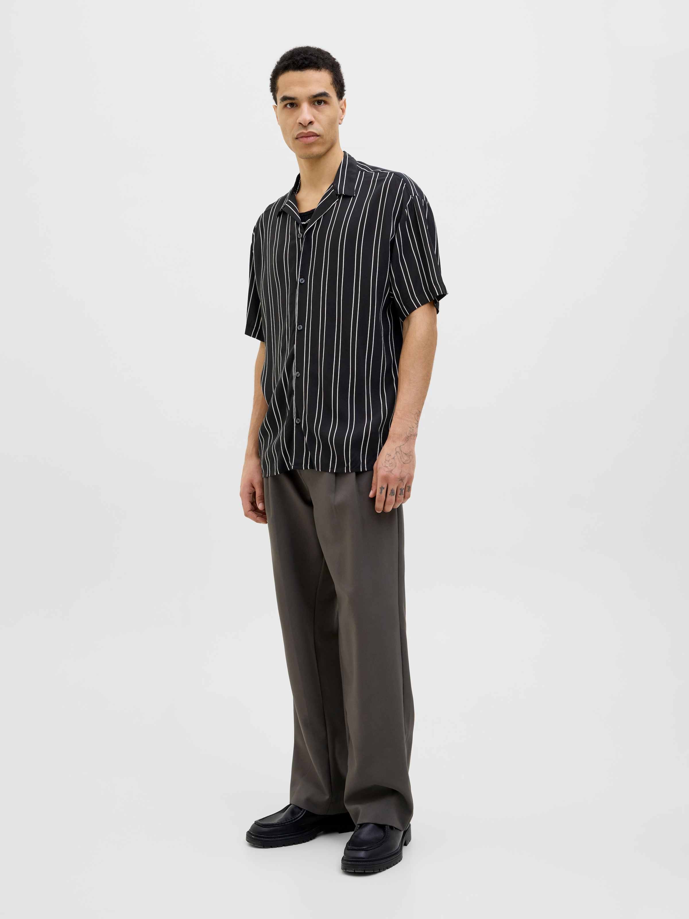 Jack & Jones Kurzarmhemd »JJEJEFF STRIPE RESORT SHIRT SS SN«, mit Streifen Muster