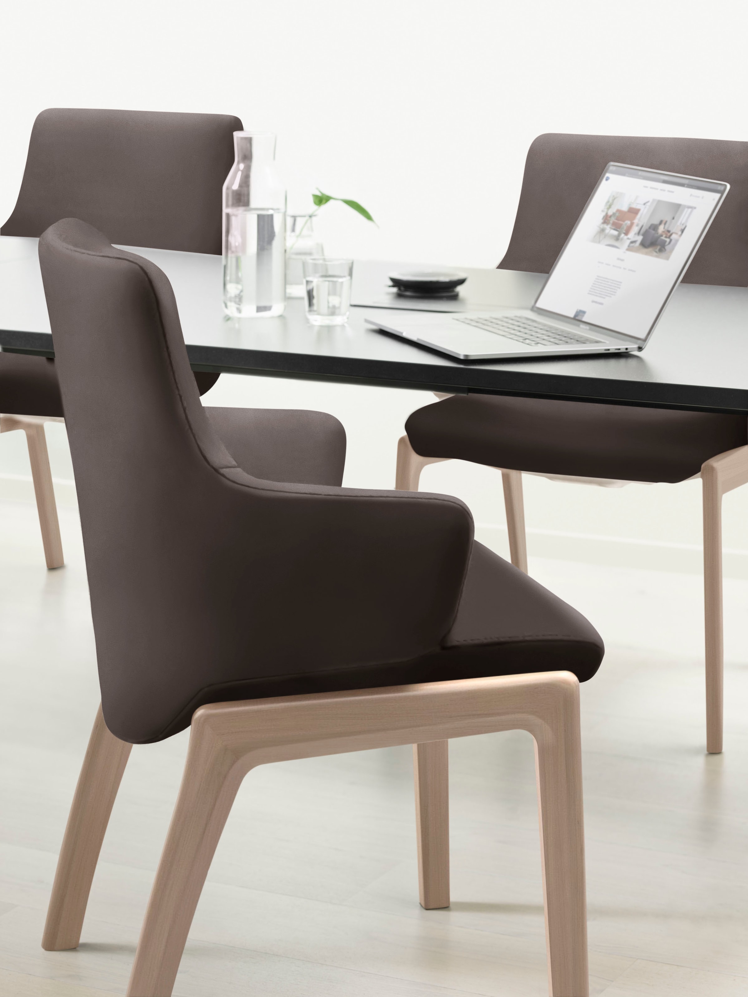 Stressless® Polsterstuhl »Laurel«, Leder PALOMA, Low Back mit Armlehne, Größe L, mit abgerundeten Beinen in Walnuss