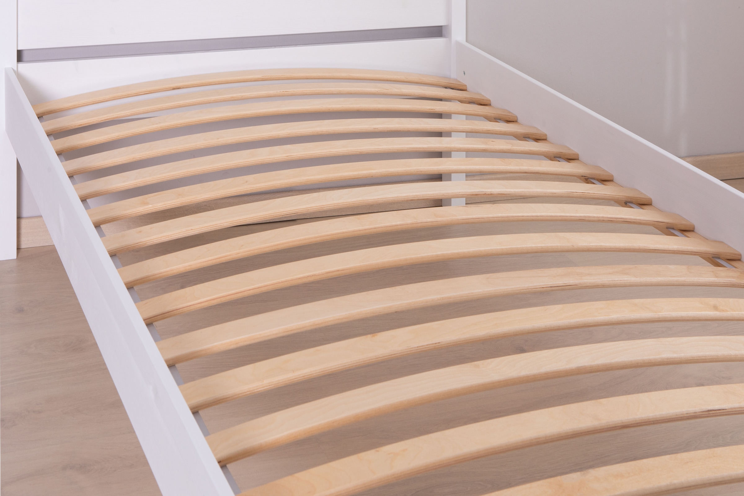 Ticaa Massivholzbett »Bora« ideal fürs Kinder- und Jugendzimmer, inklusive Rollrost