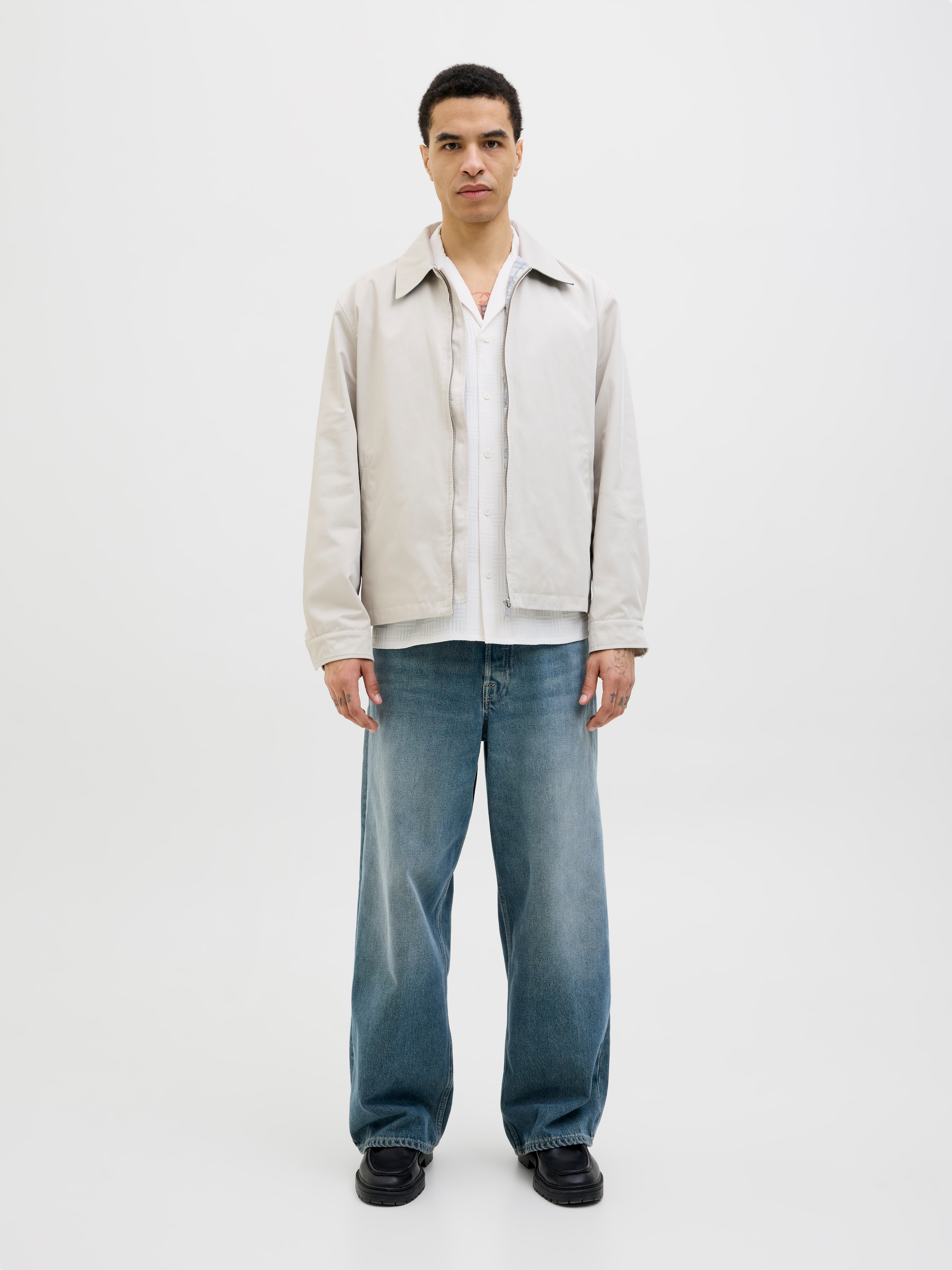 Jack & Jones Kurzarmhemd »JJEMATTEO RESORT SHIRT SS SN«, mit Resort Kragen