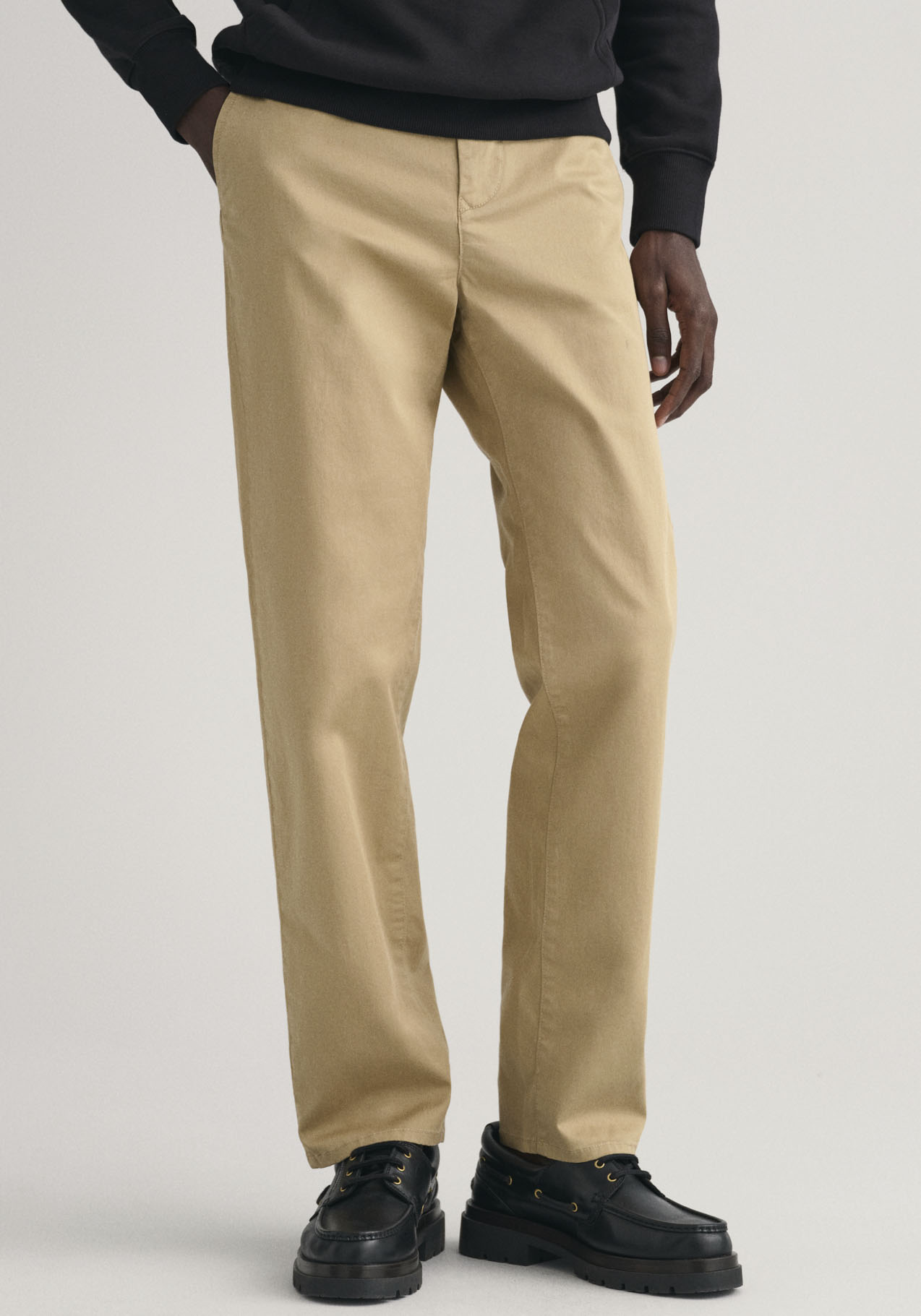 Chinohose »REGULAR TWILL CHINOS«, mit gefütterten Seitentaschen
