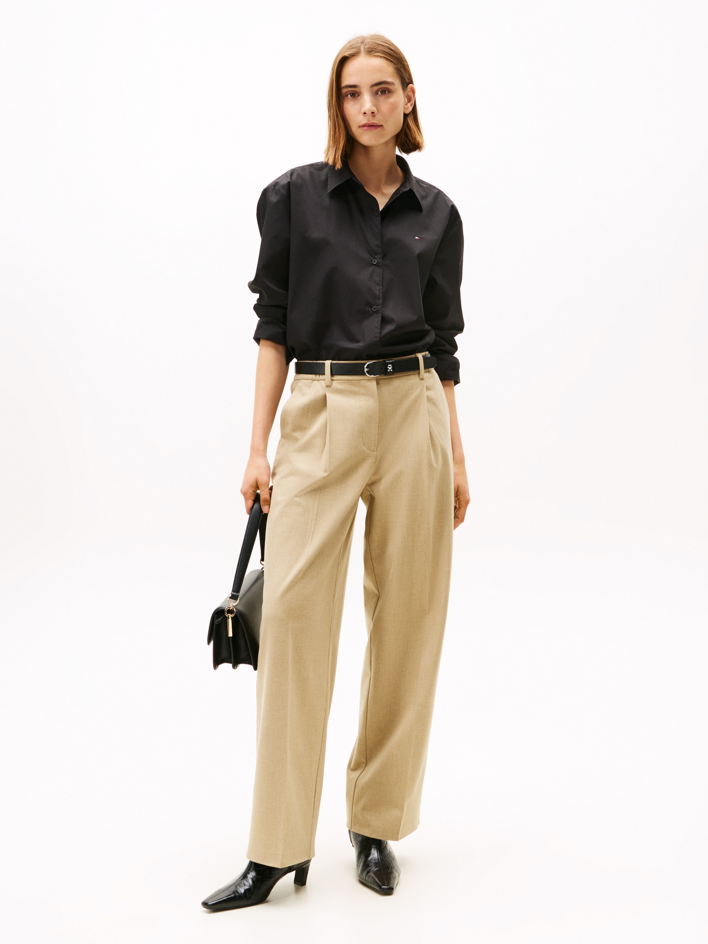 Tommy Hilfiger Hemdbluse »ESS POPLIN EASY FIT SHIRT«, Hinten länger geschnitten mit abgerundetem Saum