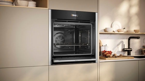 NEFF Einbaubackofen N 70 »B54CR71N0«, mit Teleskopauszug nachrüstbar, Hydrolyse, voll versenkbare Ofentür dank Slide & Hide®, AirFry-Funktion