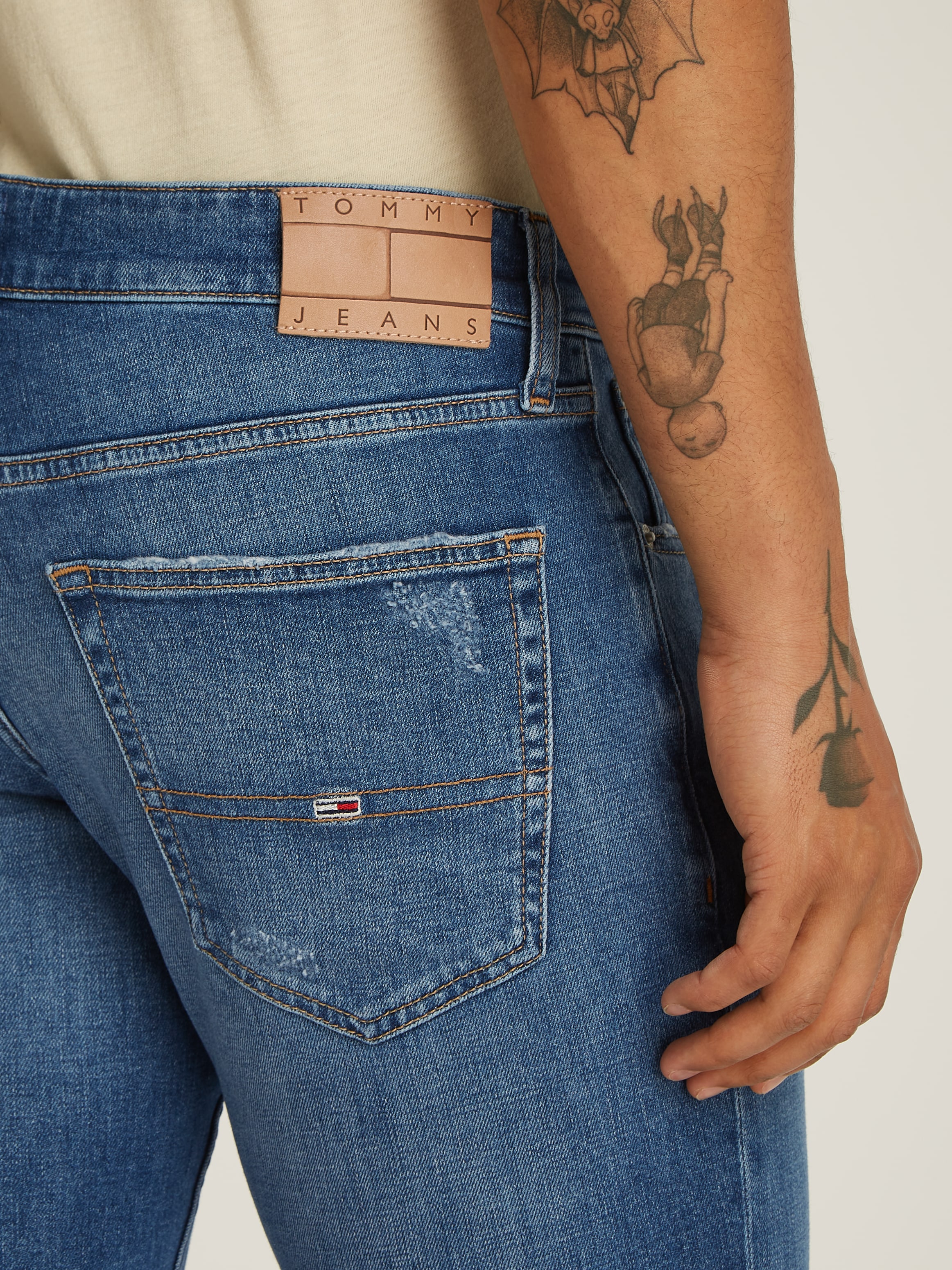 Tommy Jeans Slim-fit-Jeans »Scanton Slim Denim«, mit Logostickereien
