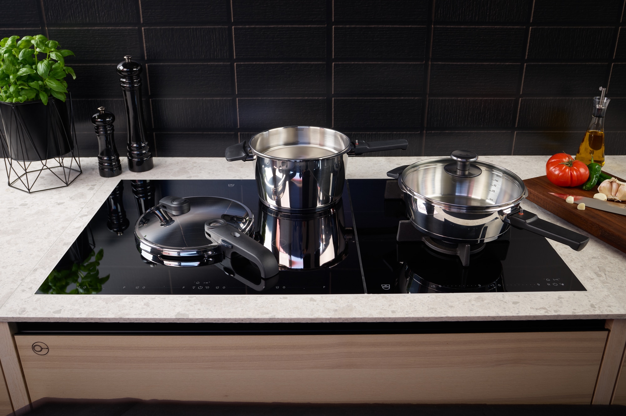 Fissler Schnellkochtopf »Vitaquick® Edition« Set, je 1 Topf 4,5 + 2,5 Liter, 1 Deckel, 1 Zusatz-Glasdeckel + Zubehör, 6 Stk. tlg. Edelstahl 18/10