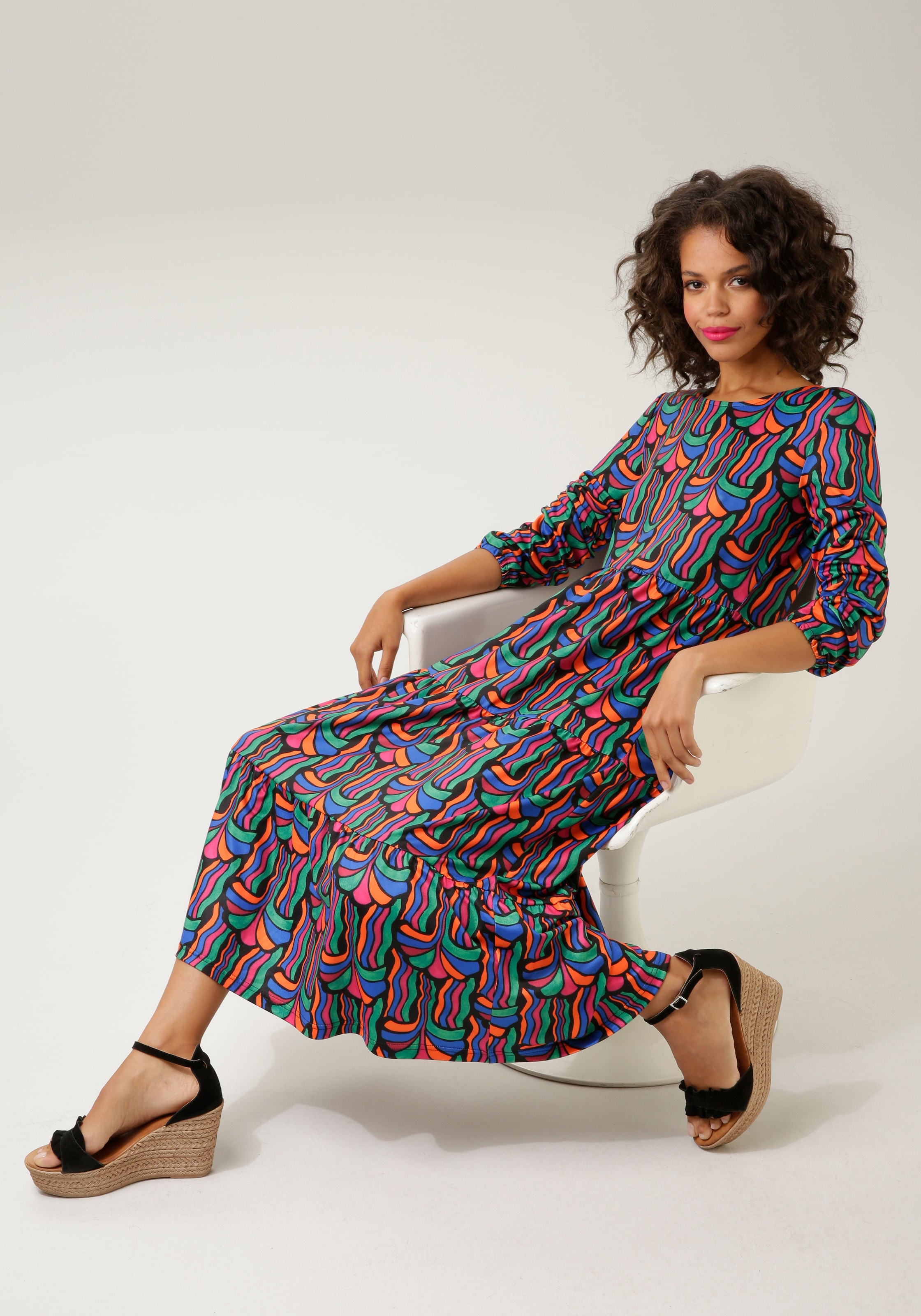 Aniston CASUAL Jerseykleid, mit farbenfrohem, graphischem Druck