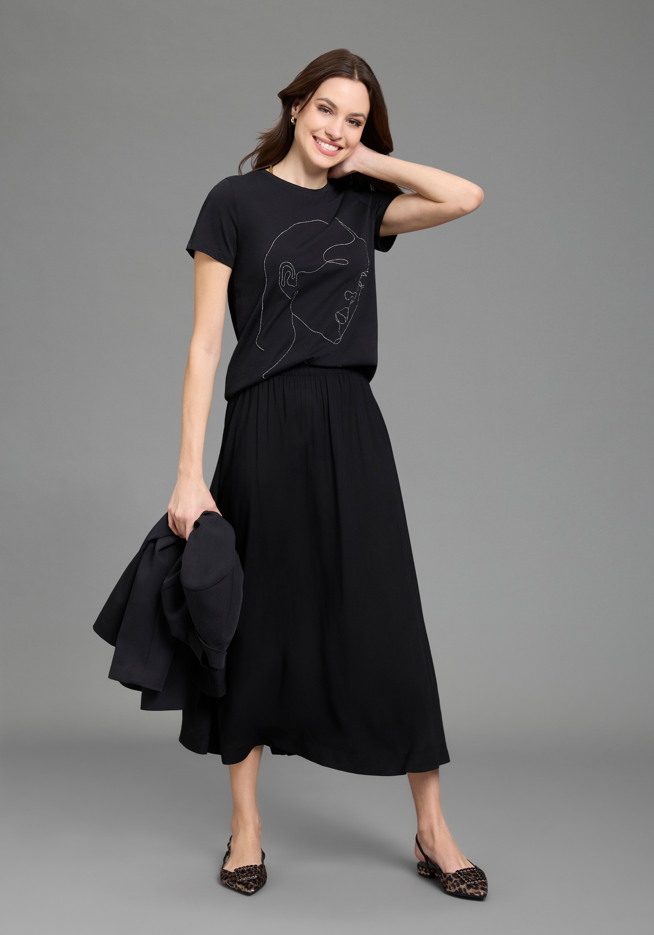 Laura Scott T-Shirt mit Stickerei, schimmernde Optik, moderner Look