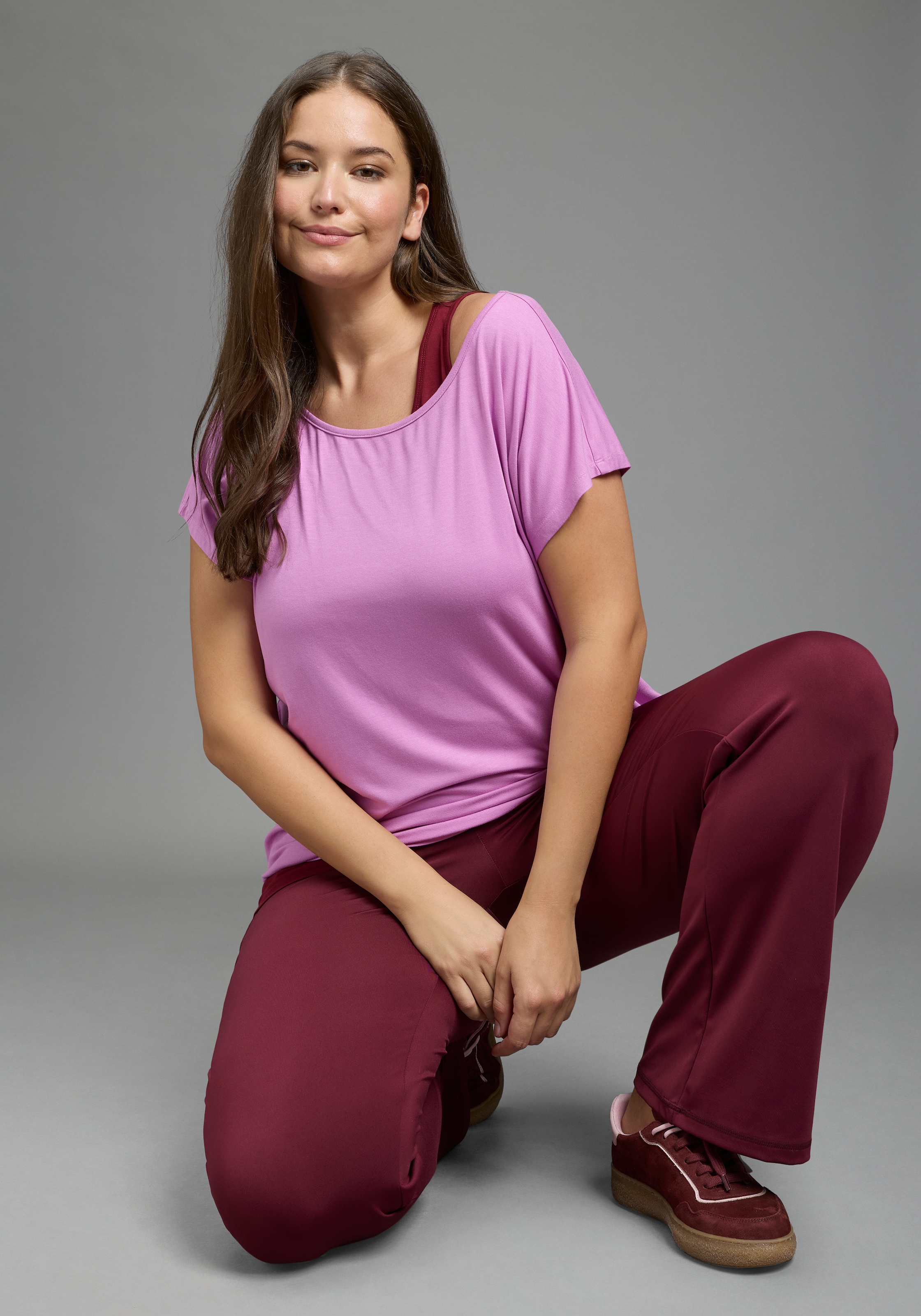 Laura Scott CURVE Yoga & Relax Shirt »Große Größen« Set, 2,  weites Shirt mit großem Ausschnitt über figurbetonendem Top