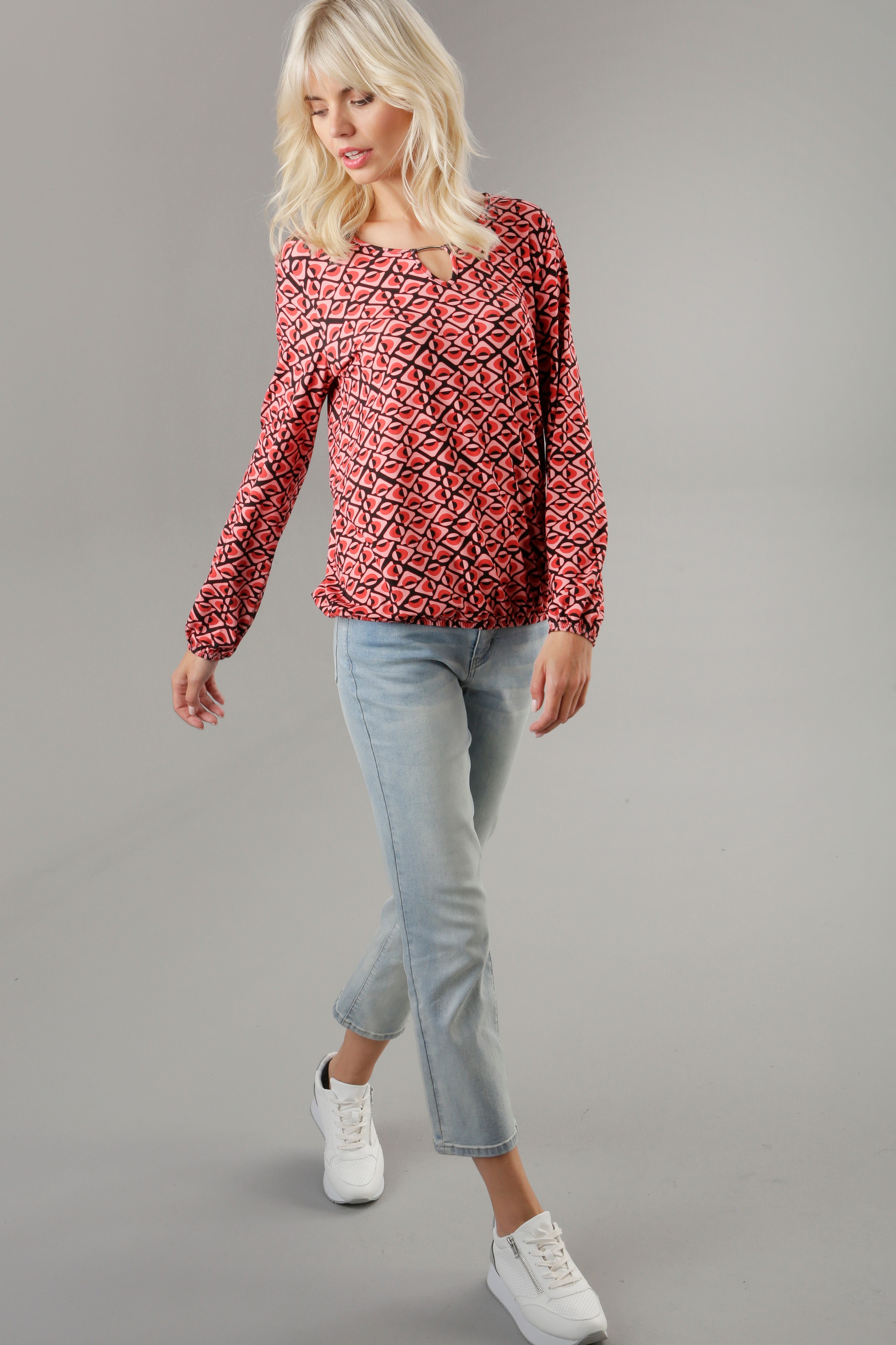 Aniston SELECTED Rundhalsshirt, mit OTTO am bestellen Cut-Out Shop im Ausschnitt und Zierdetail Online