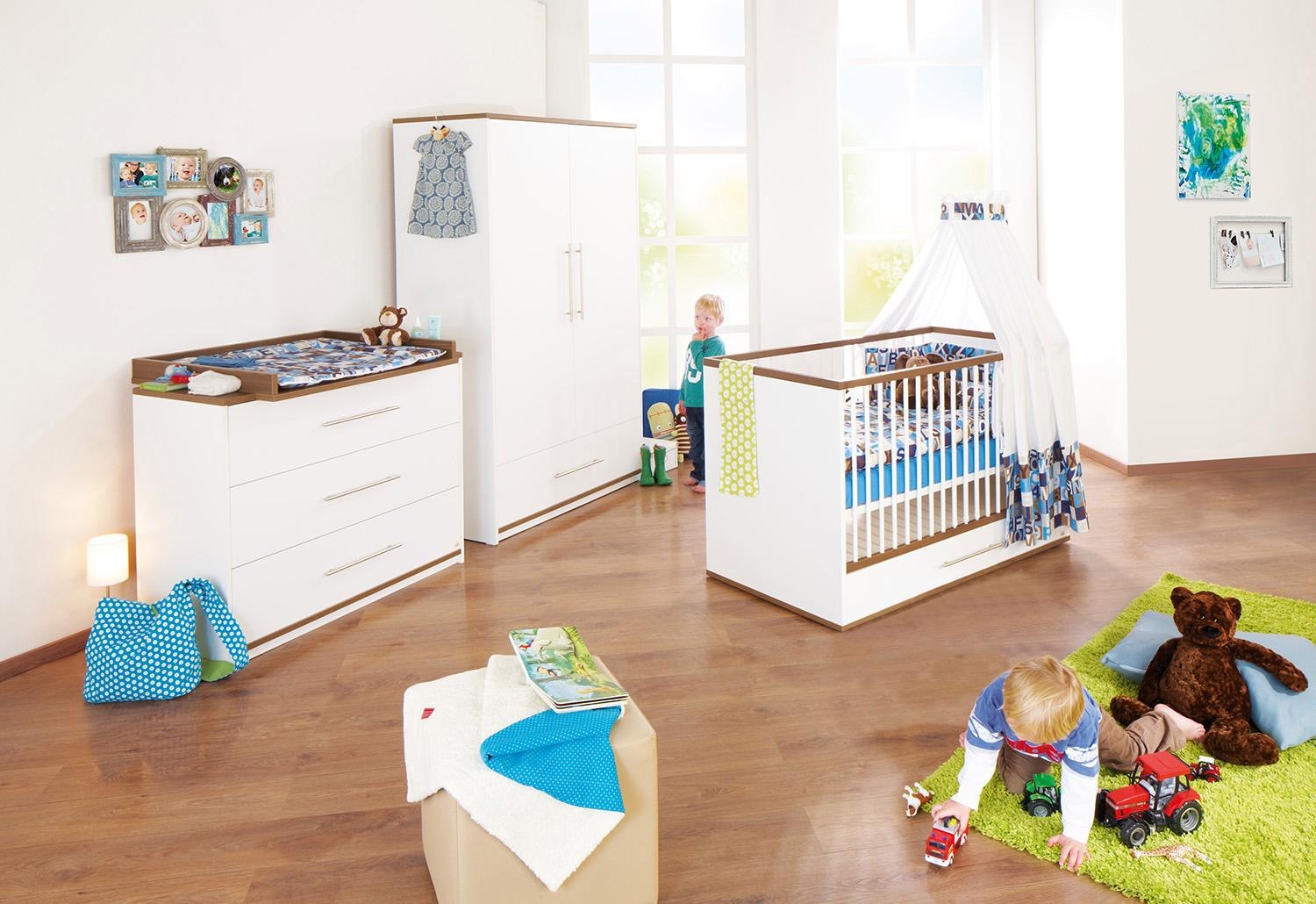 Pinolino® Babyzimmer-Komplettset »Tuula«, (Set, 3 St.), breit; mit Kinderbett, Schrank und Wickelkommode; Made in Europe