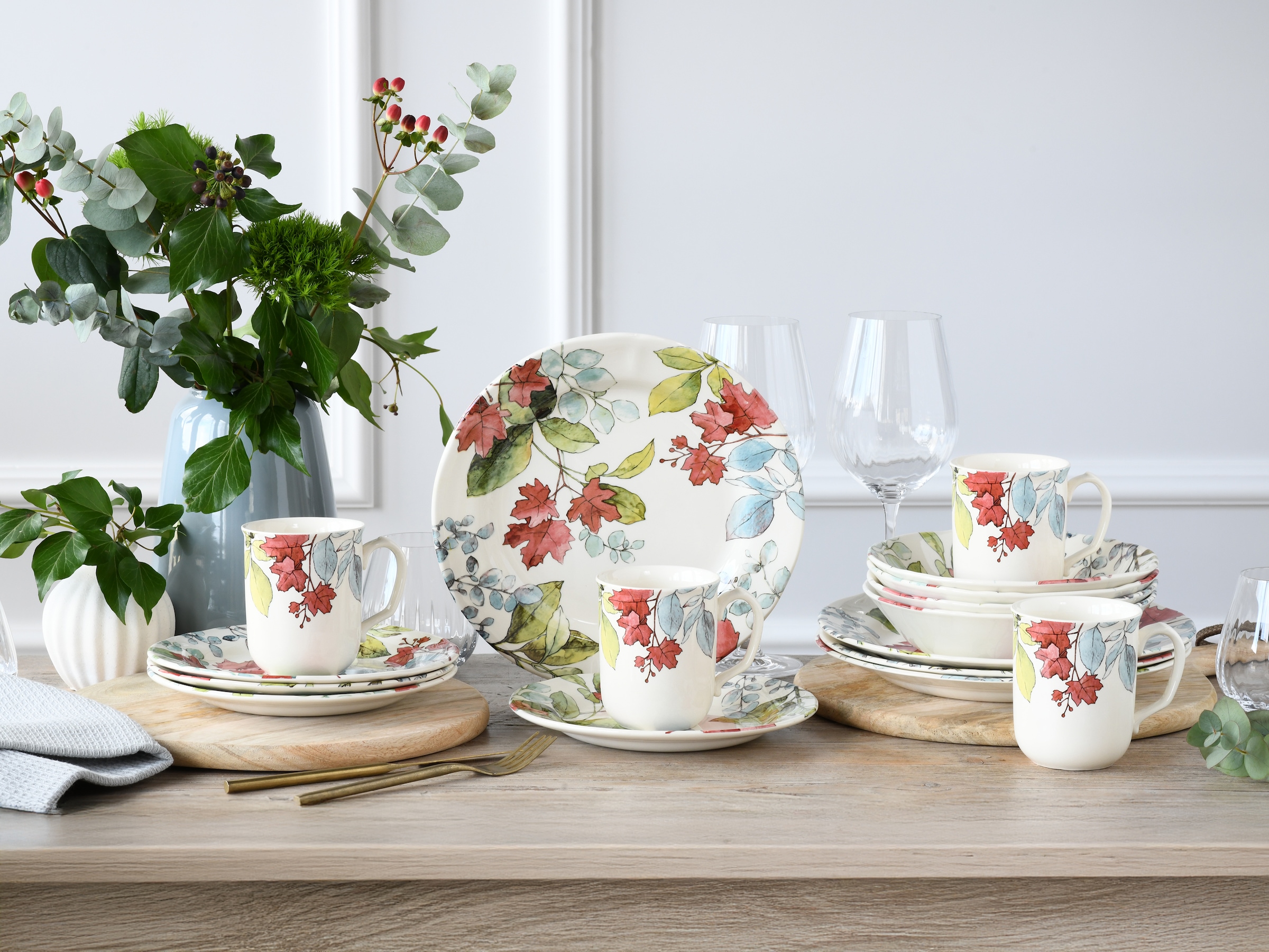 CreaTable Kombiservice »Geschirr-Set Maple«, (Set, 16 tlg., Kaffeeservice und Tafelservice im Set, für 4 Personen), Service, romantisches Blattdekor, 16 Teile, für 4 Personen