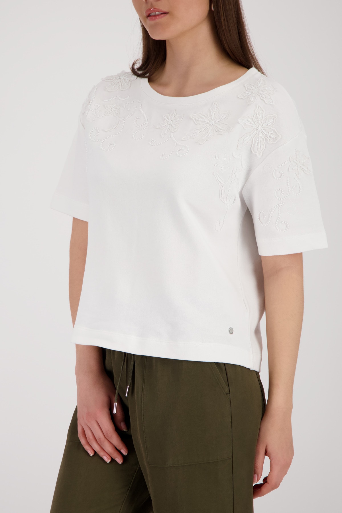 Monari Sweatshirt »Sweatshirt Perlenschmuck«, mit Blumenstickerei
