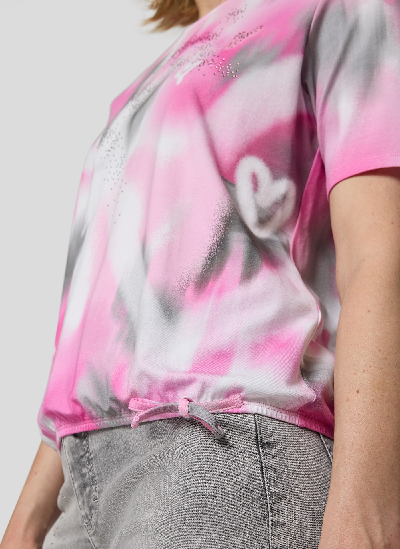 Rabe T-Shirt mit grafischem Muster und Glitzersteinen