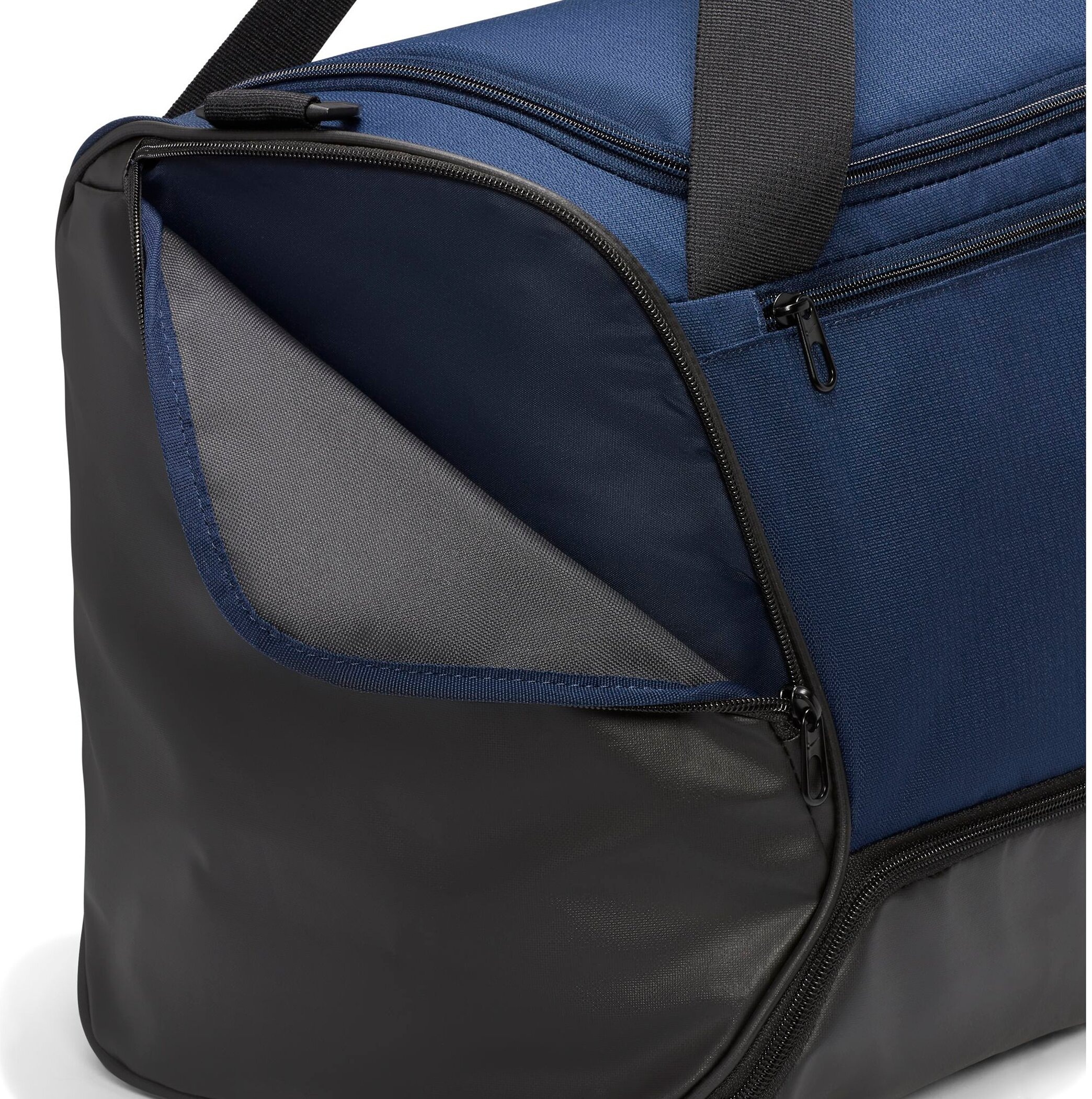 Nike Sporttasche »BRASILIA . TRAINING DUFFEL BAG« mit seitlichem Schuhfach, mit Innen- und Außentaschen, aus Polyester