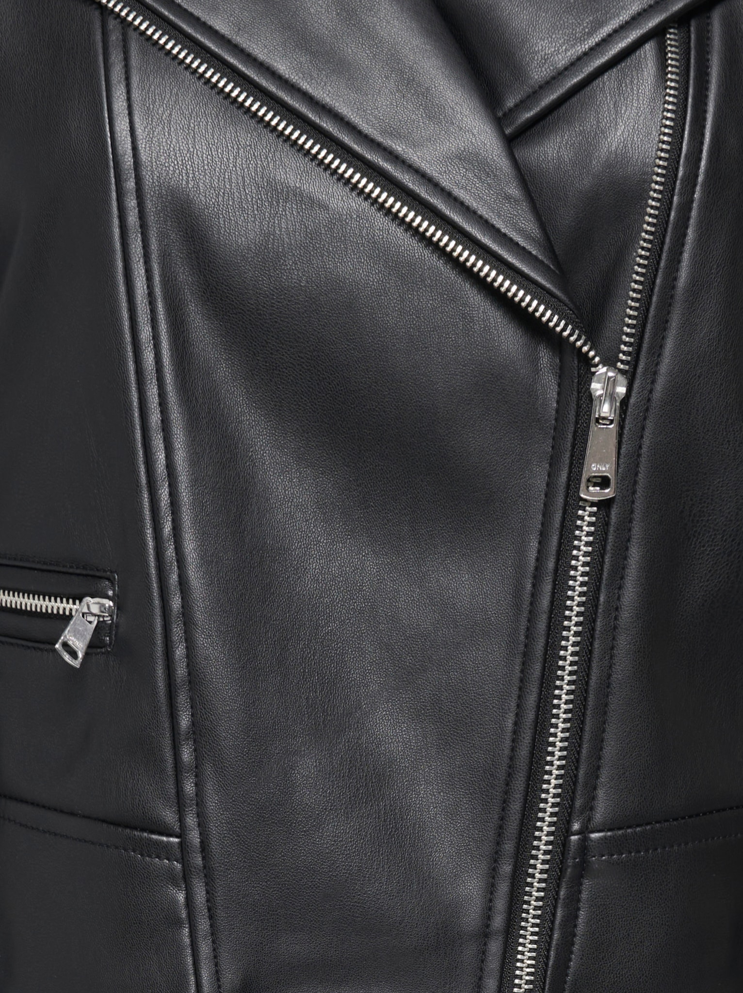 ONLY Lederimitatjacke »ONLCARMEN FAUX LEATHER BIKER CC OTW« mit asymmetrischem Reißverschluss