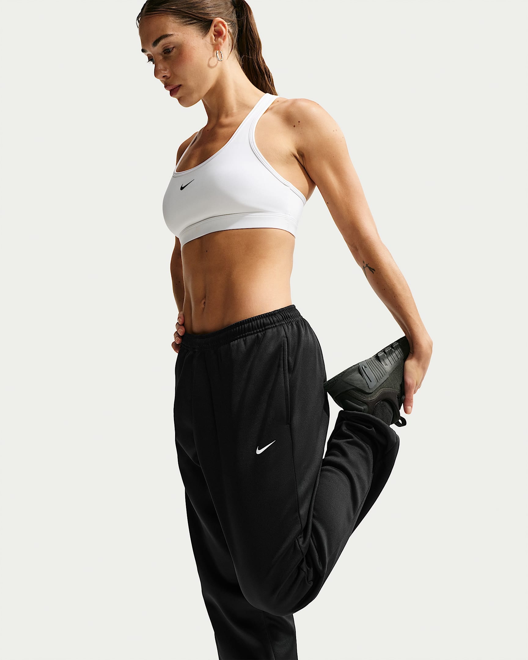 Nike Jogginghose »W NK TF STDO FLC SPT MR CF PNT«  für Fitness und Streetwear, Jogginghose