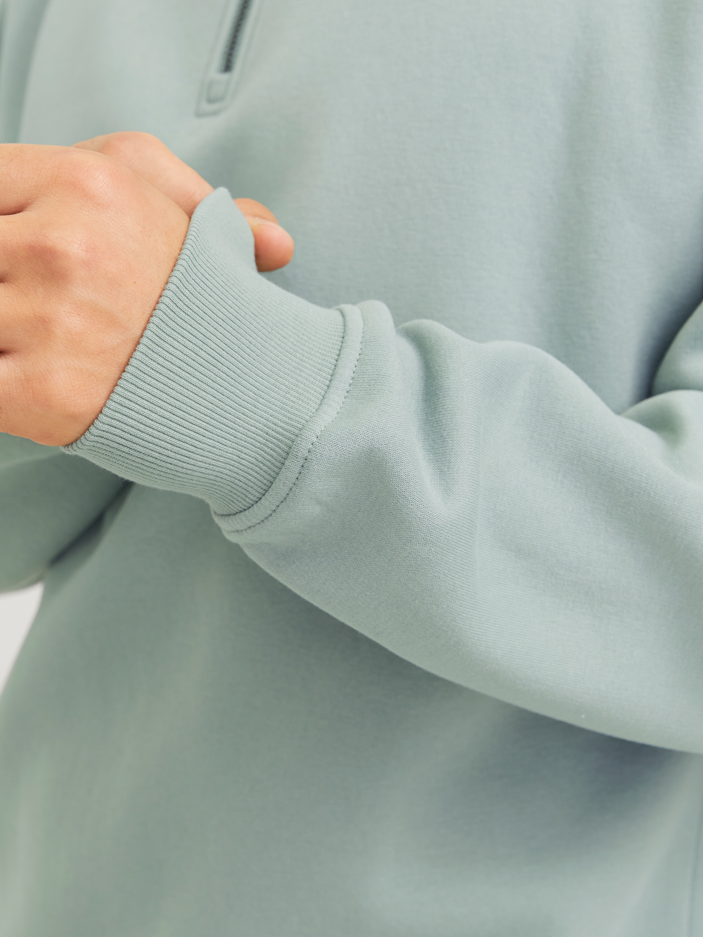 Jack & Jones Sweatshirt »JJEBRADLEY SWEAT HALF ZIP NOOS«, mit Troyer Kragen