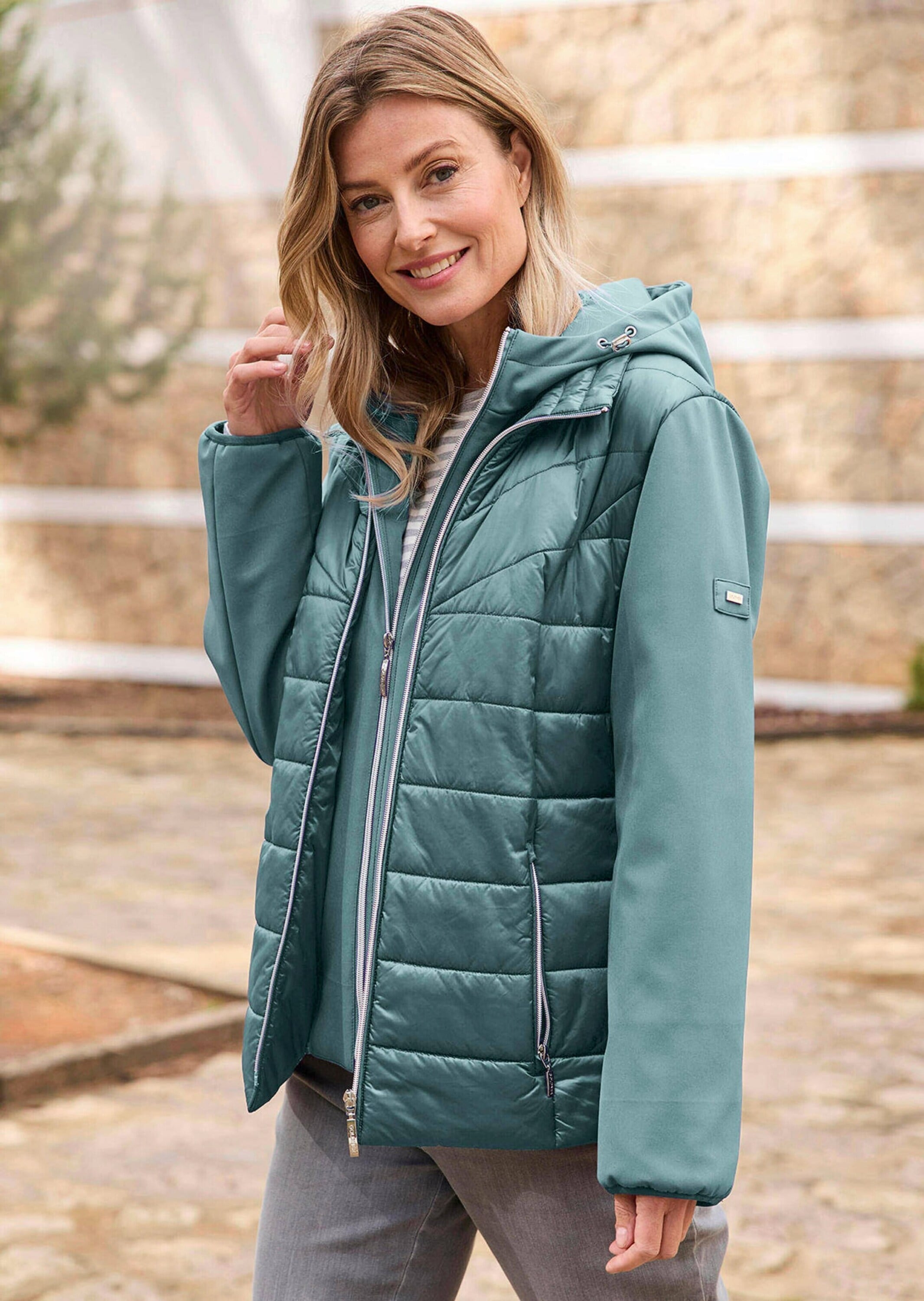 GOLDNER Kurzjacke »Kurzgröße Steppjacke mit Ärmeln aus Softshell« Mit herausnehmbaren Einsatz