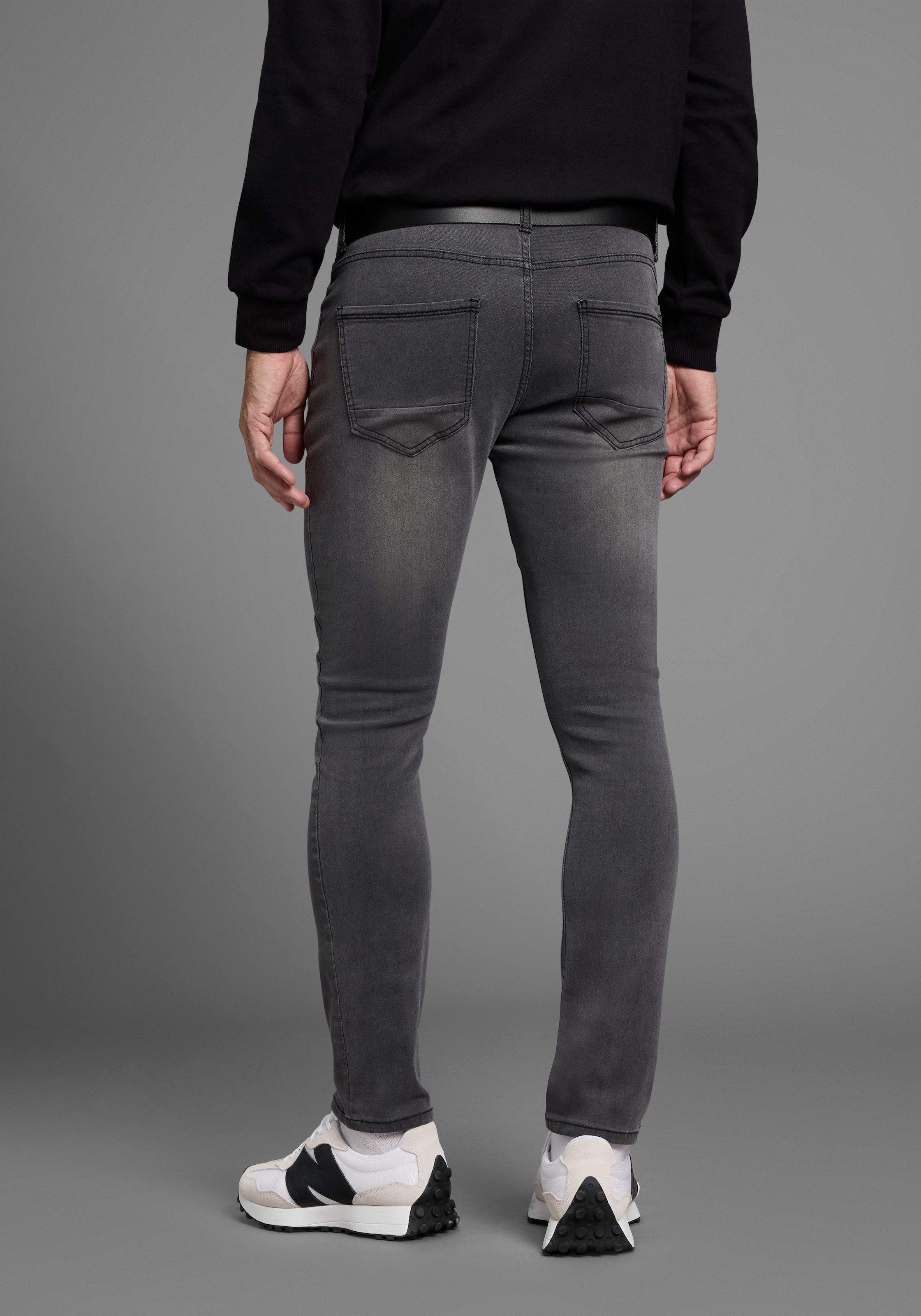 Bruno Banani Slim-fit-Jeans »Grady«, schmale Beinform, niedrige Leibhöhe, mit Eingrifftaschen