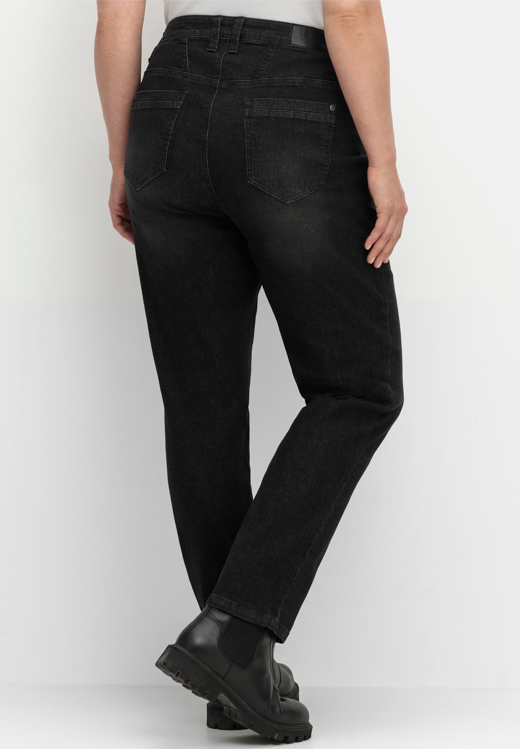 Sheego 5-Pocket-Jeans »Stretch-Jeans 5-Pocket-Jeans in schmaler Form« im komfortablen Curvy-Schnitt VERENA